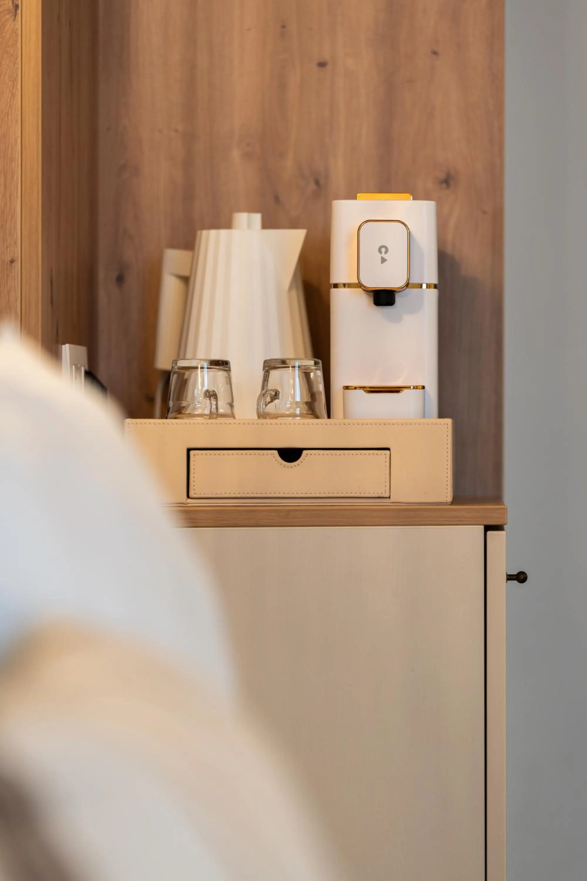 Coffee/tea facilities in Factory Hotel