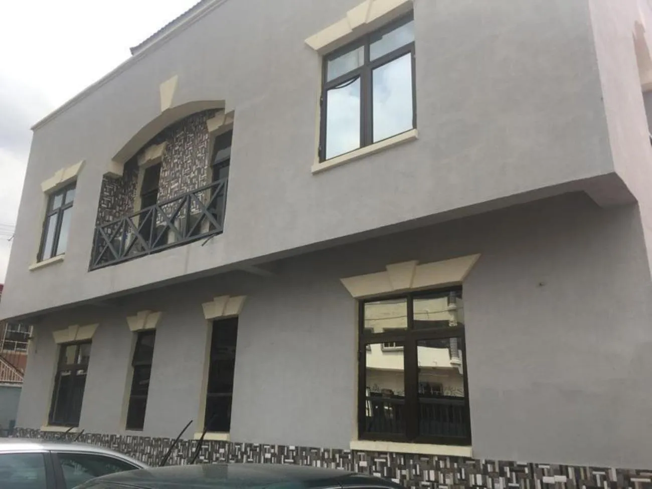 Facade/entrance in Mayors & Diplomats Suites Opebi