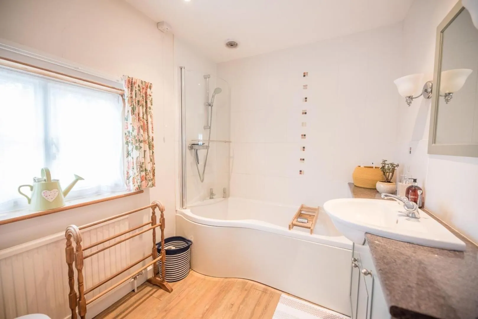 46 Ivy Cottage, Easton