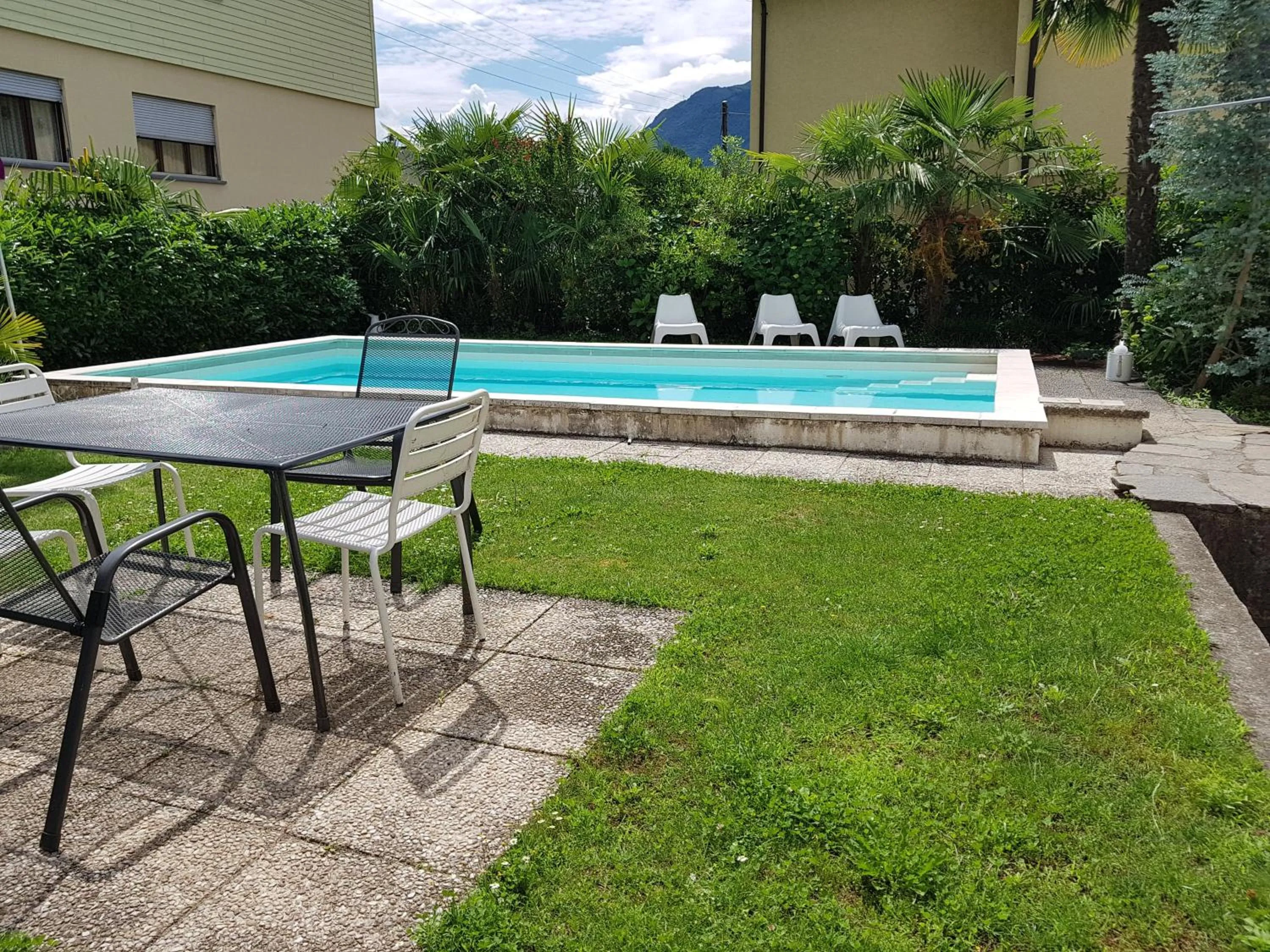 Pool view in Garni Elisabetta