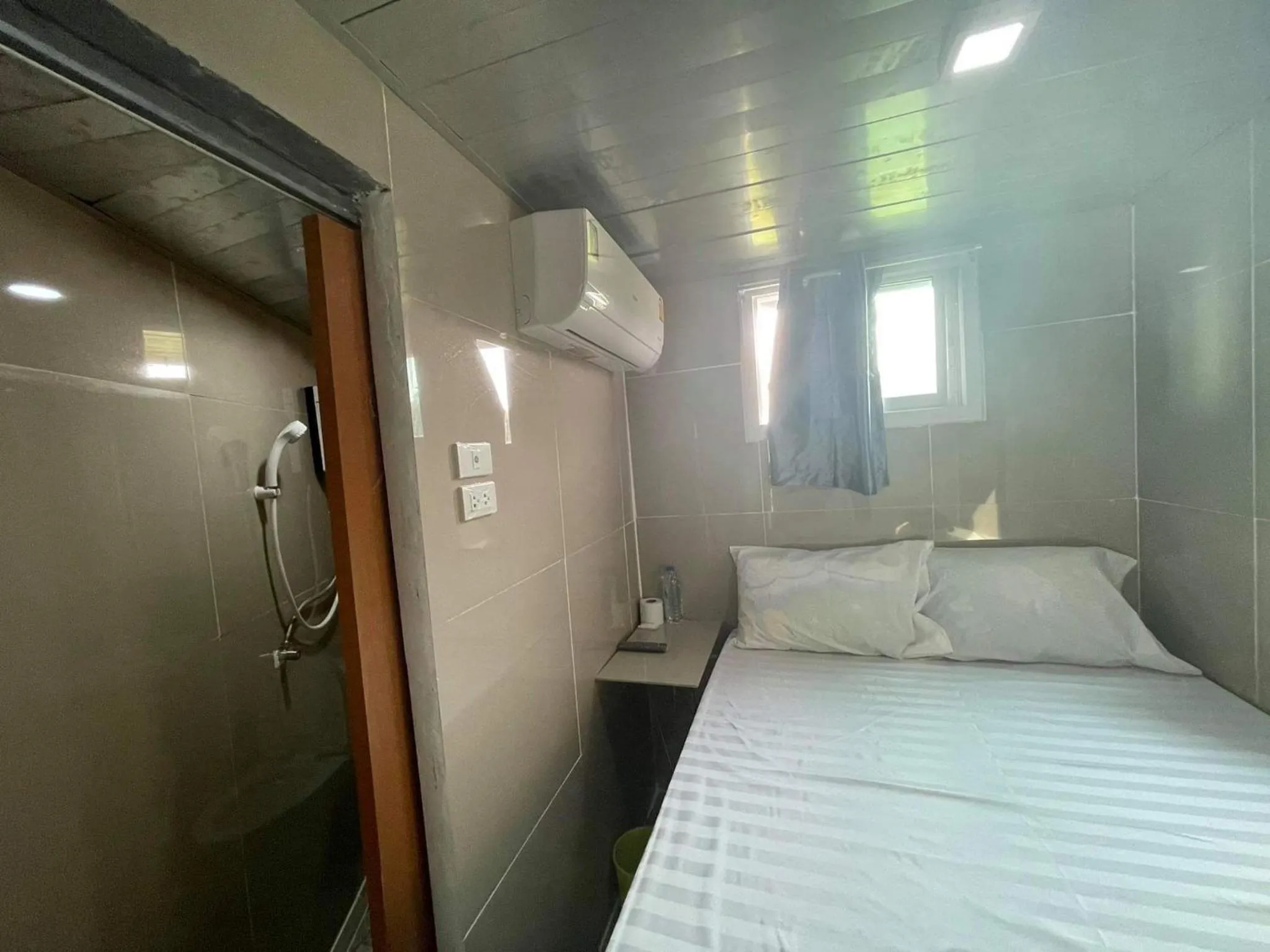 Charinsup Pinklao Hotel