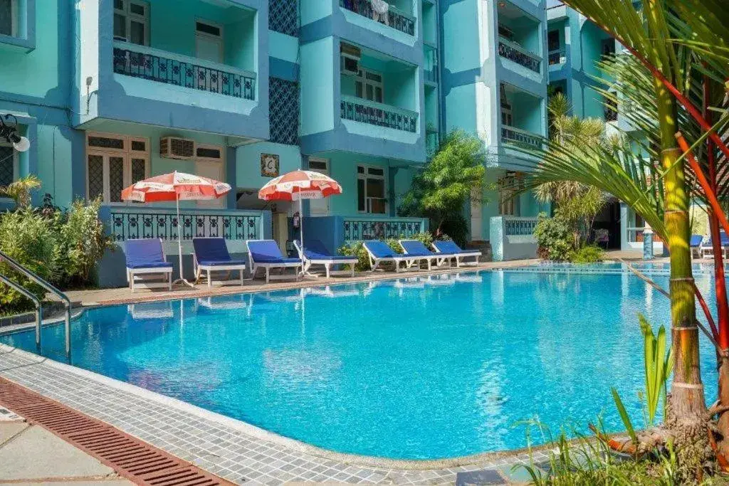 Swimming pool in Osborne Holiday Resorts Swimming pool in Osborne Holiday Resorts