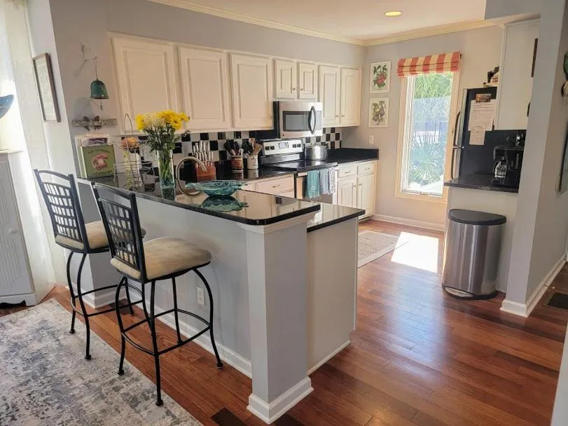 Kitchen or kitchenette in Elegant 3 BR 3 BA Wild Dunes Gated Resort Villa with 2 Golf Courses, Beach and Pool