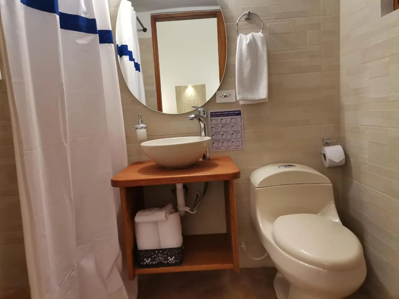 Bathroom in Hospedaje Casa Santa Isabel