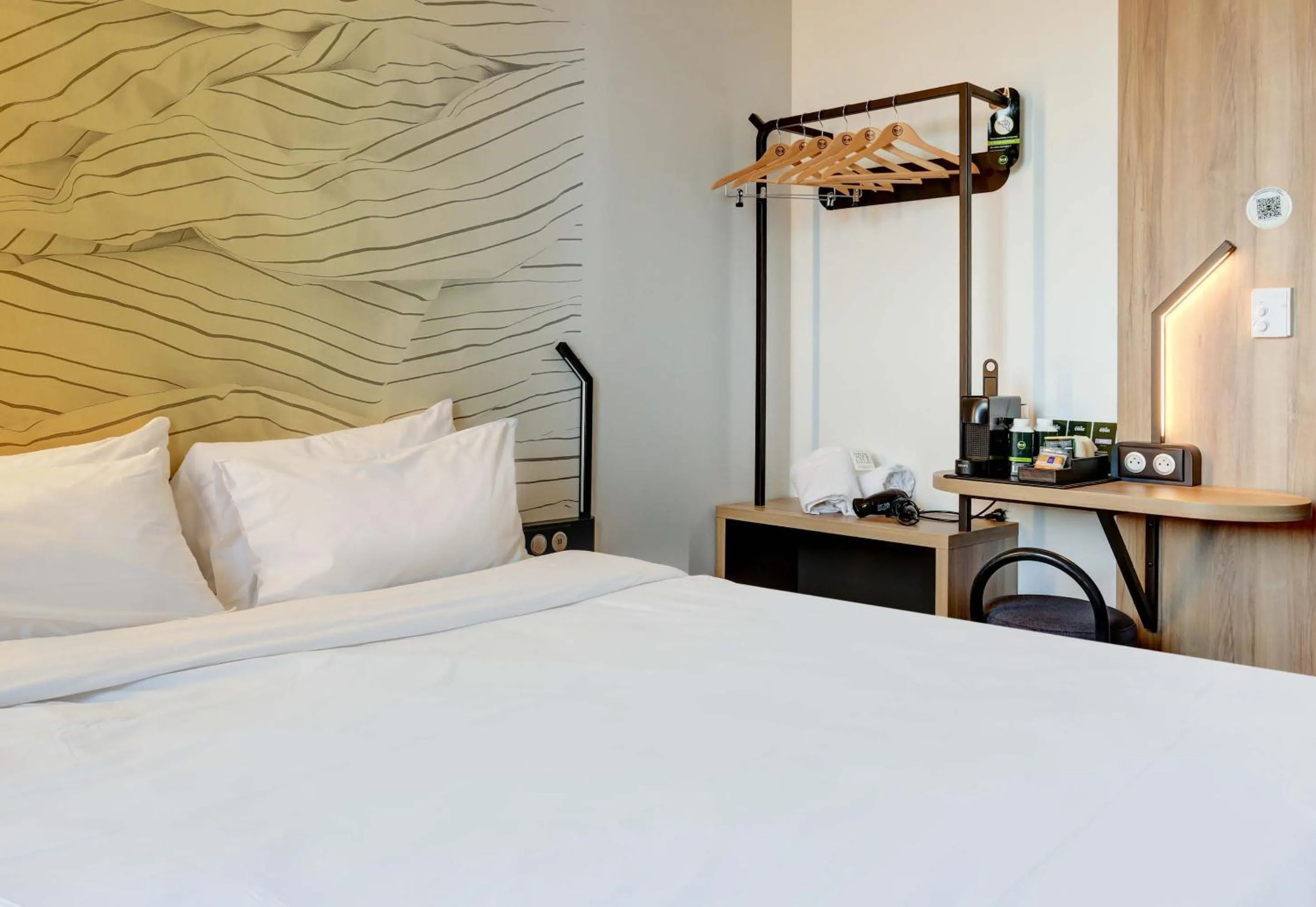 Bedroom, Bed in B&B HOTEL Reims Croix Blandin