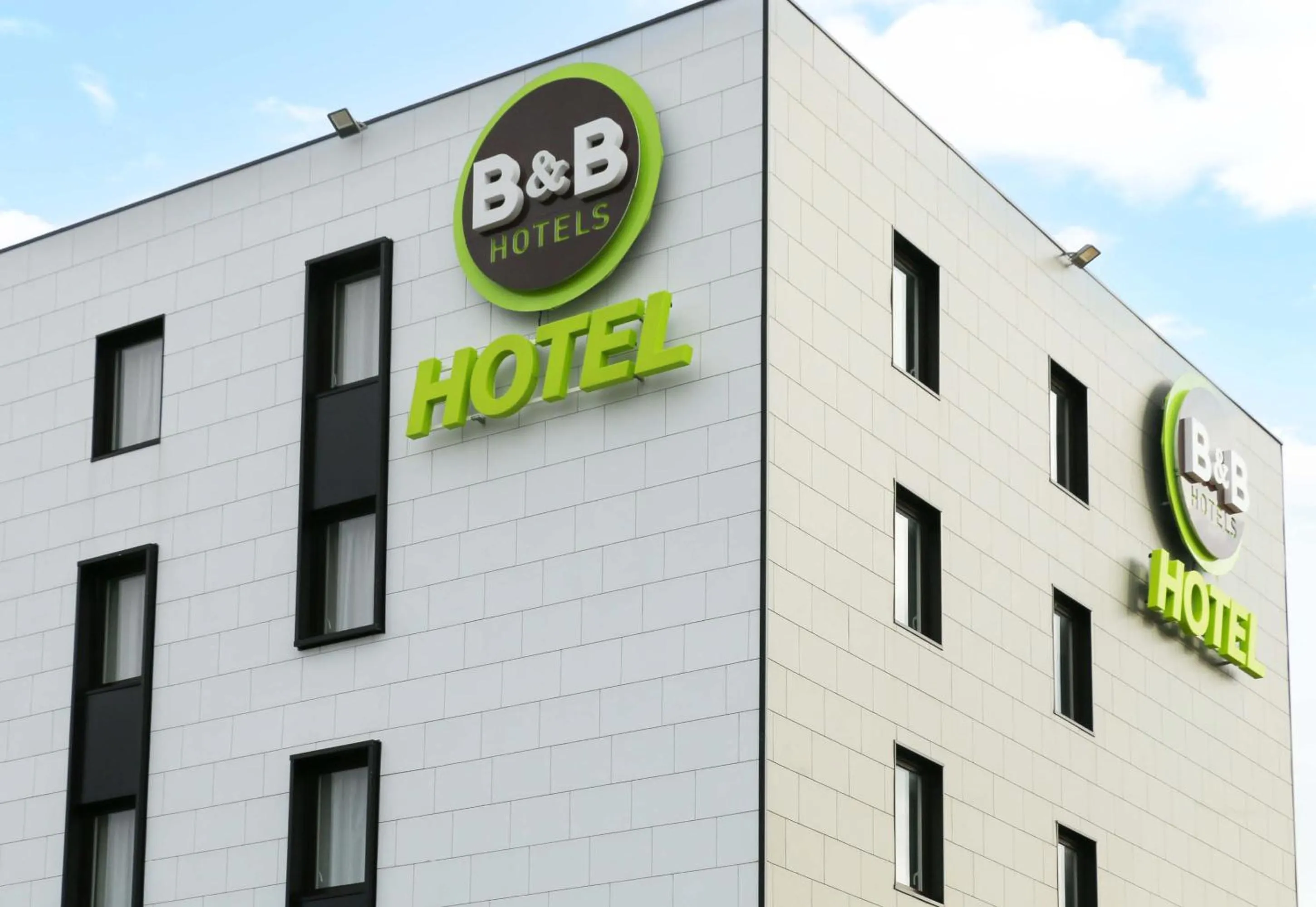 Property building in B&B HOTEL Reims Croix Blandin