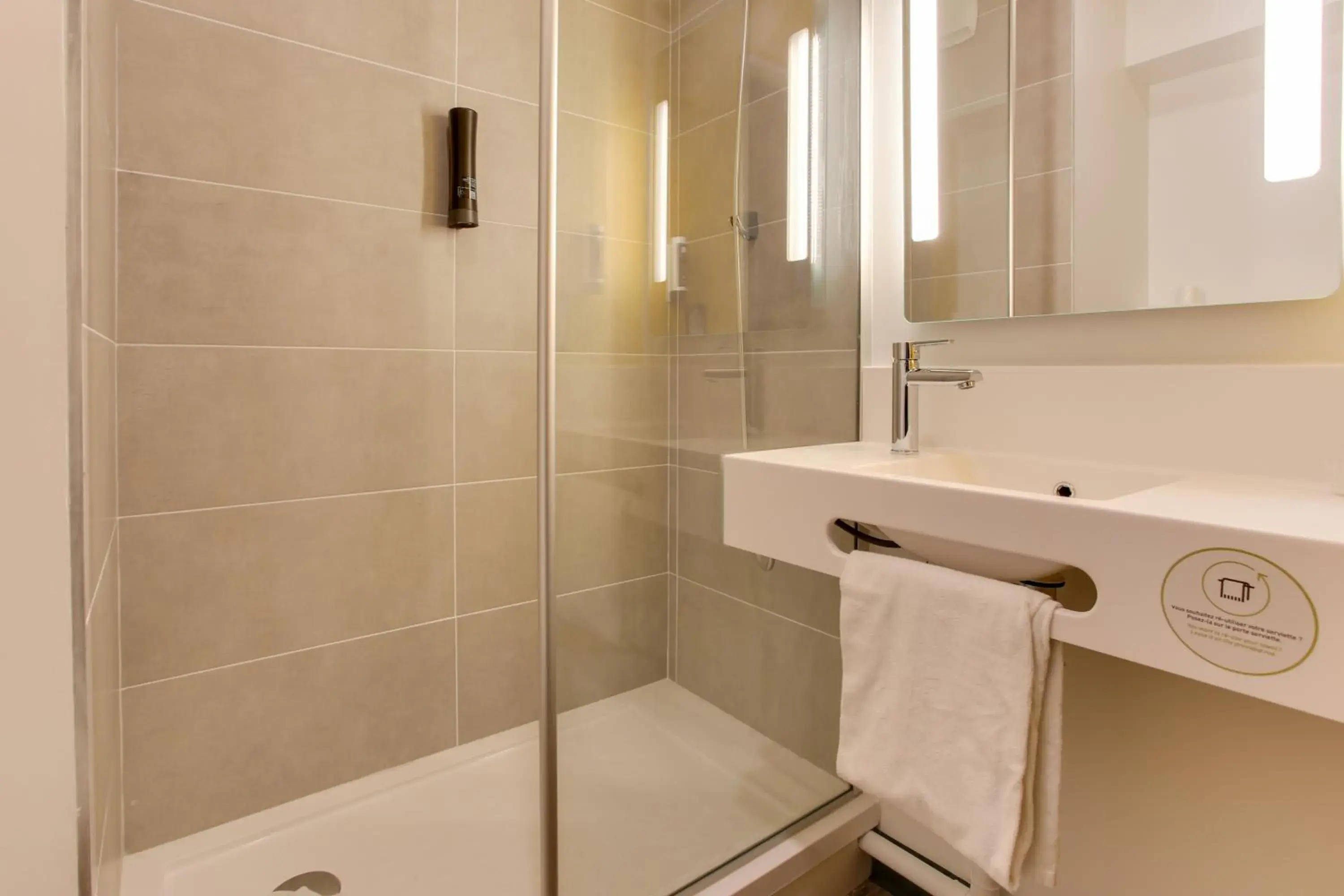 Twin Room in B&B HOTEL Reims Croix Blandin Twin Room in B&B HOTEL Reims Croix Blandin