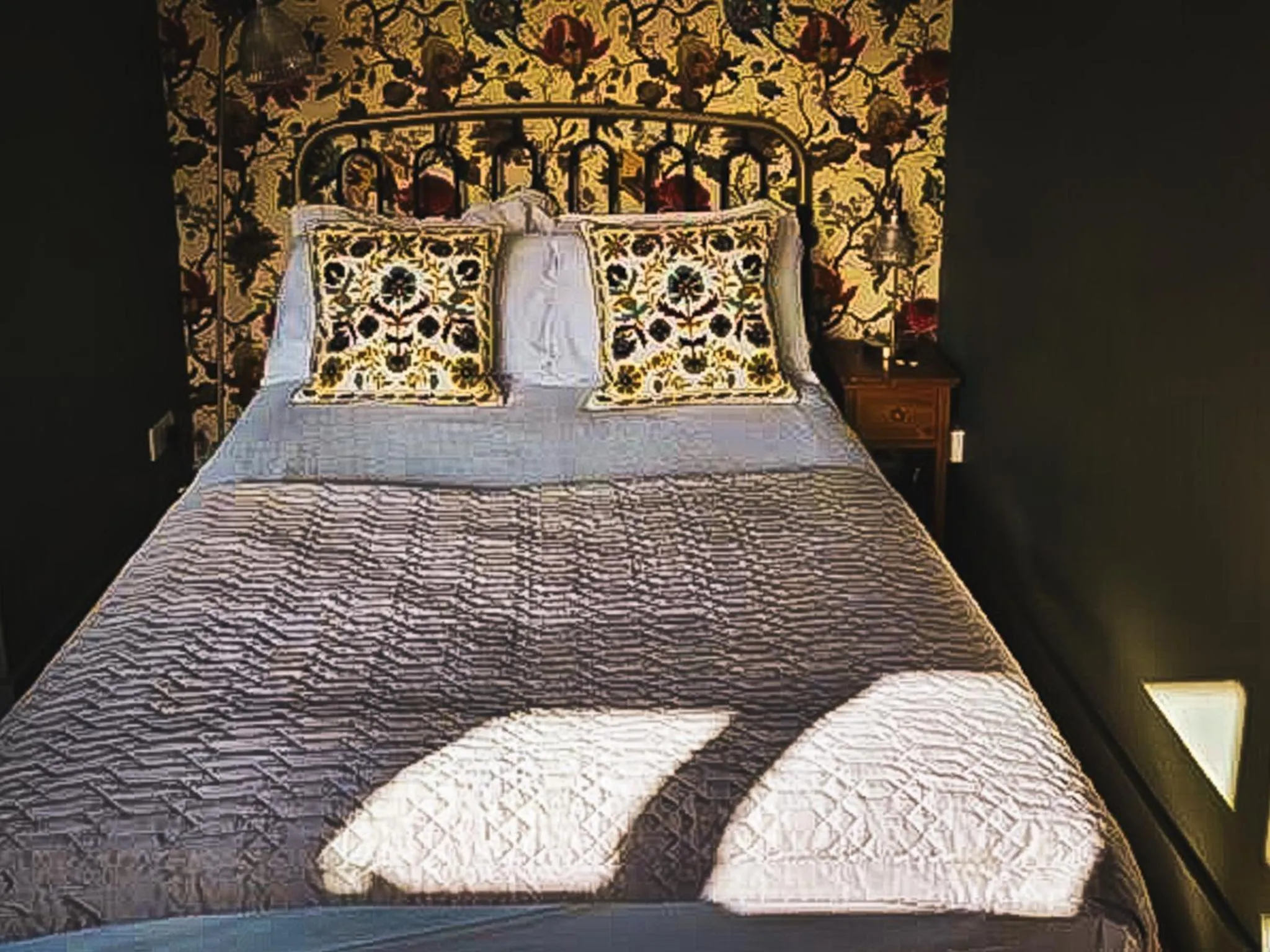 Bed in The Lodge Stanwell