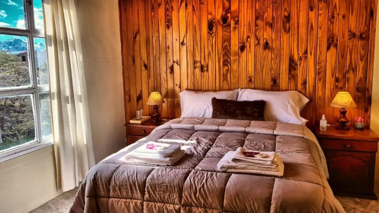 Standard Queen Room in Hotel Lago del Desierto Standard Queen Room in Hotel Lago del Desierto