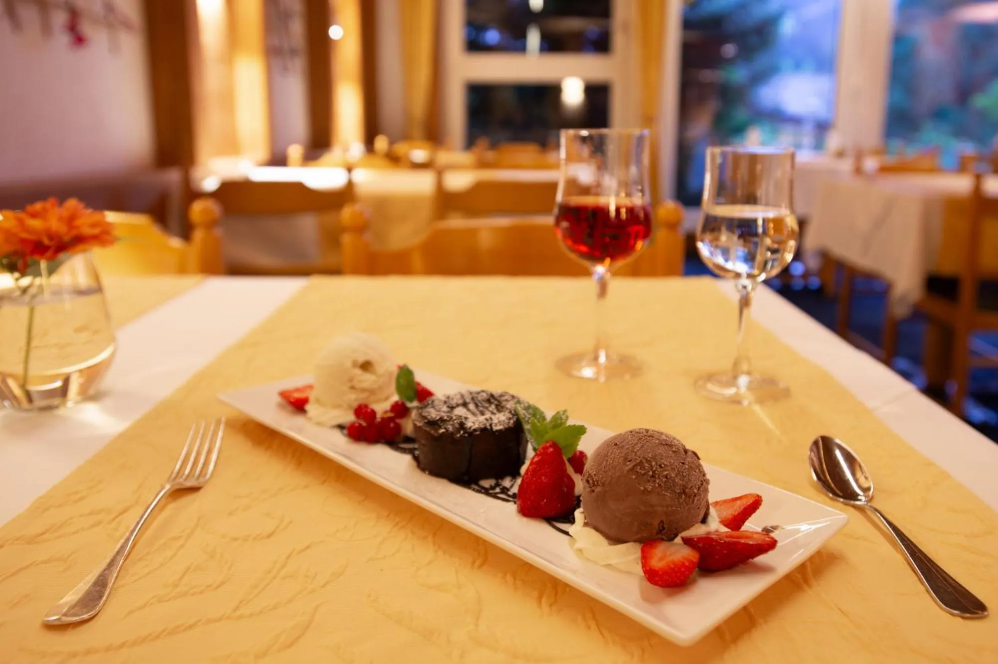 Restaurant/places to eat in Hotel Bellevue - Traditional Swiss Hideaway