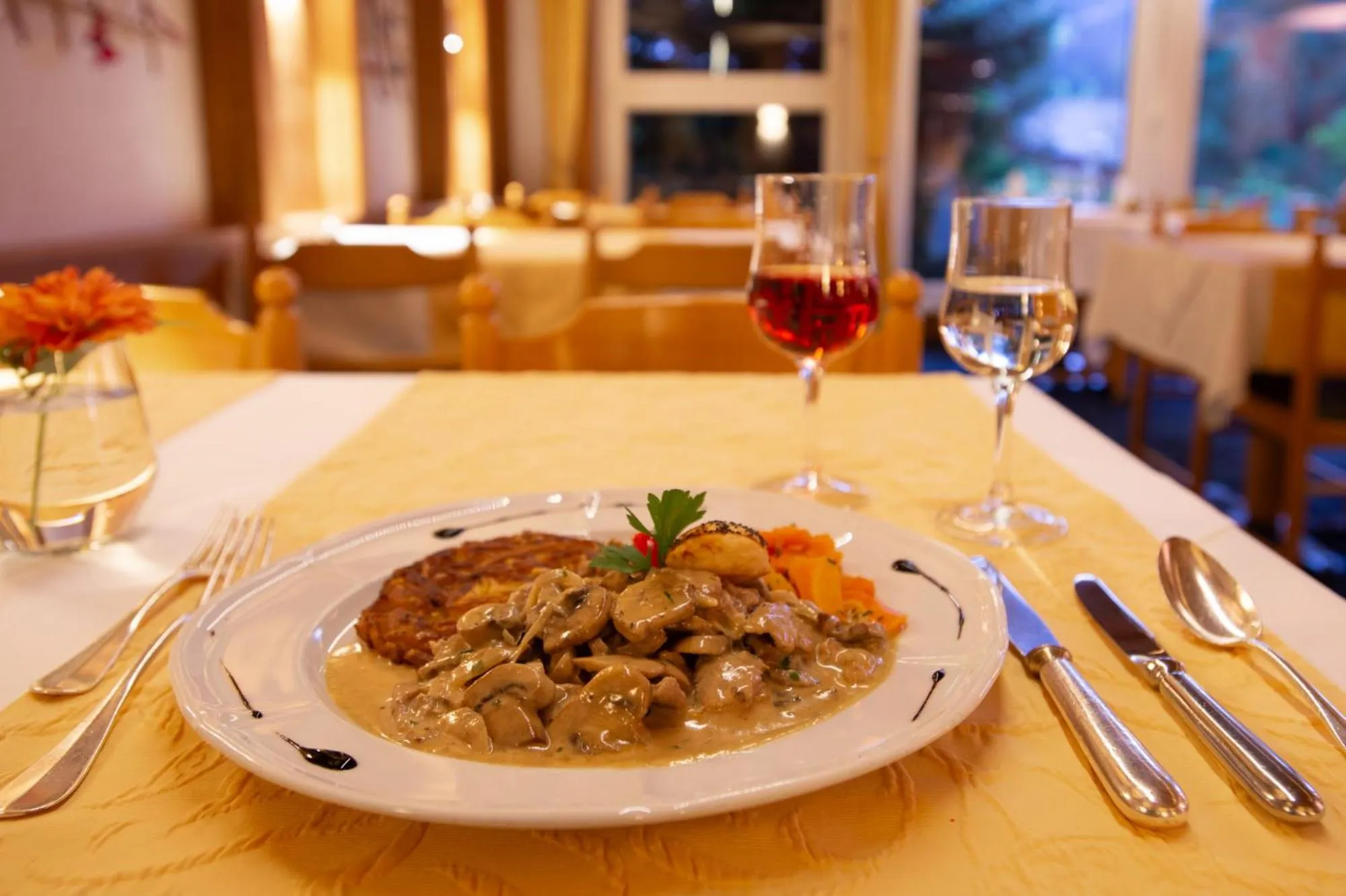 Restaurant/places to eat in Hotel Bellevue - Traditional Swiss Hideaway