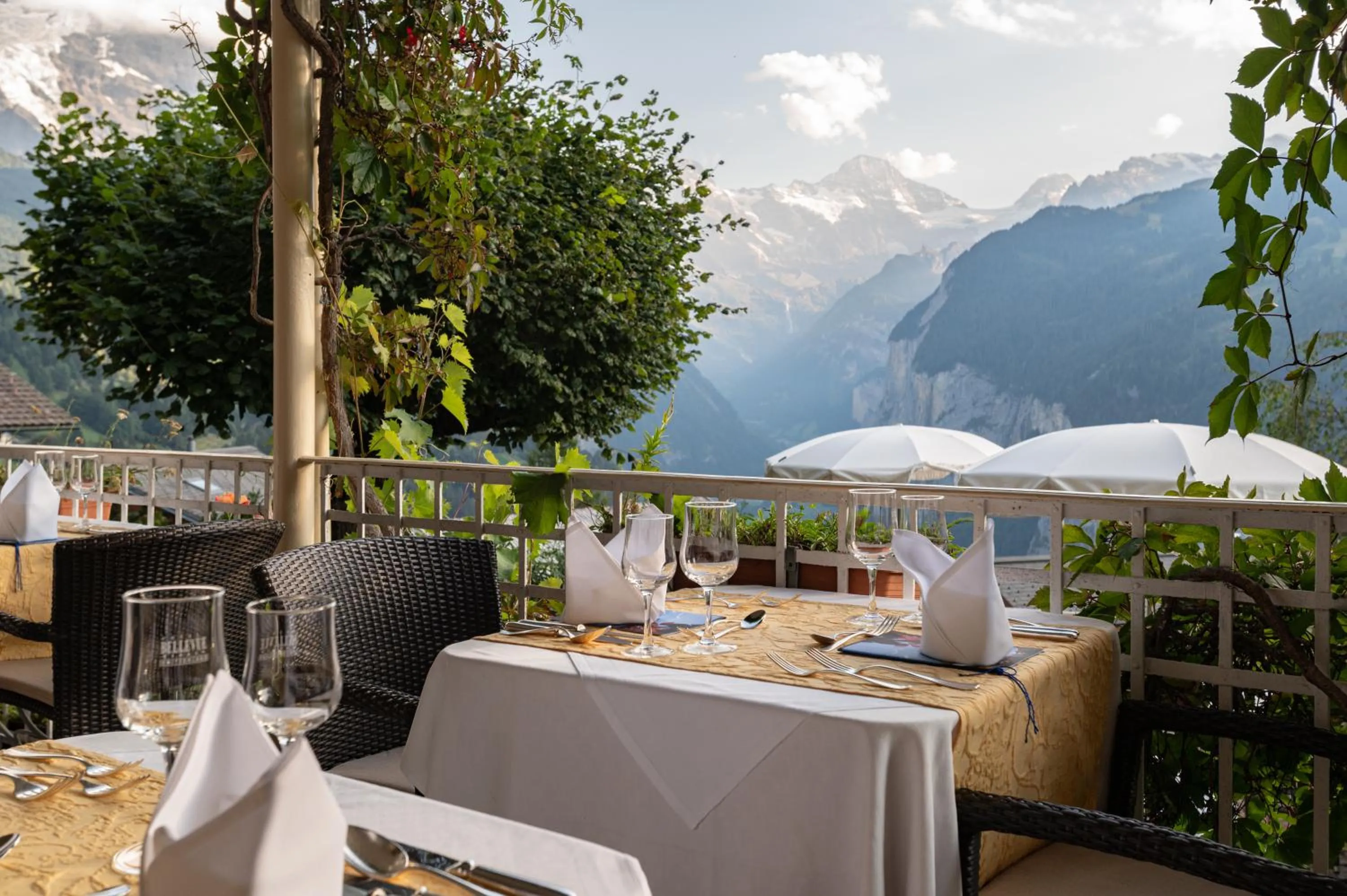Restaurant/places to eat in Hotel Bellevue - Traditional Swiss Hideaway