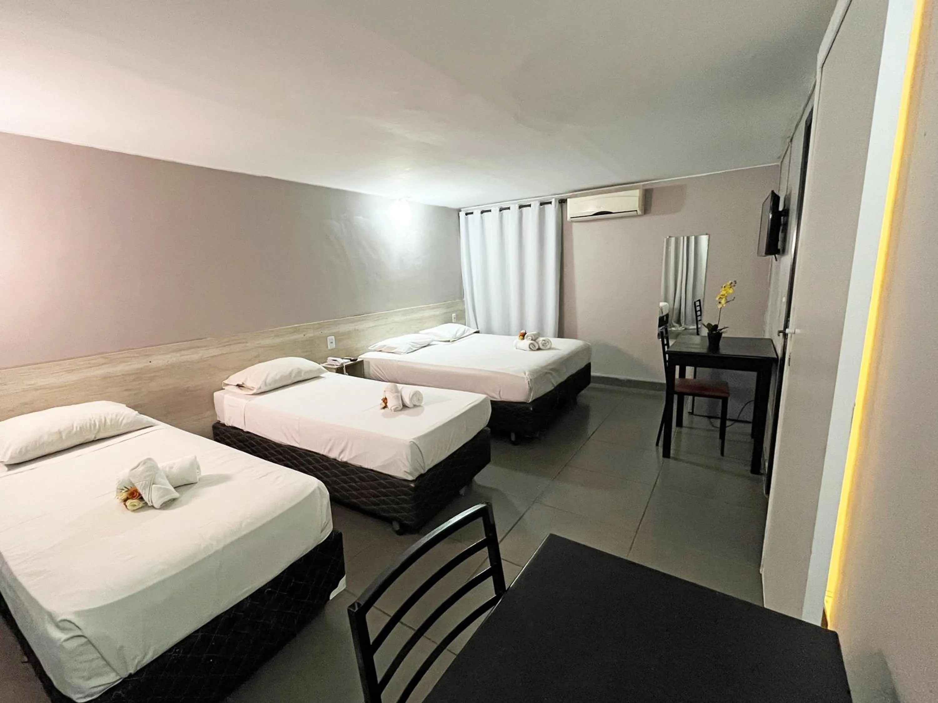 Bed in Hotel Montana Aeroporto by Bsb Inn