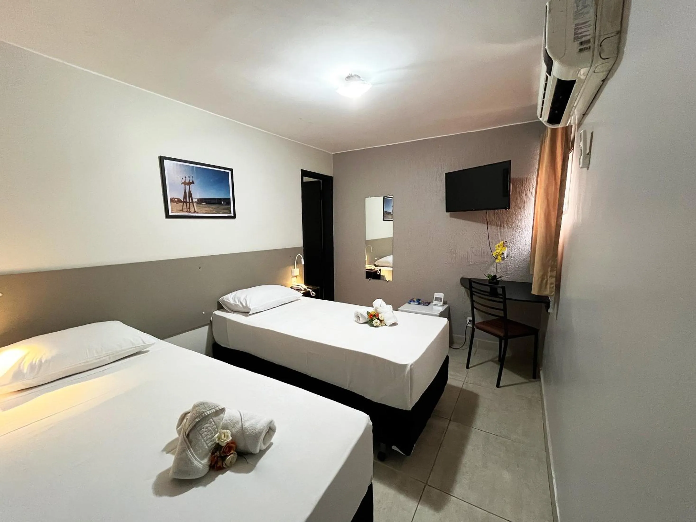 Bed in Hotel Montana Aeroporto by Bsb Inn