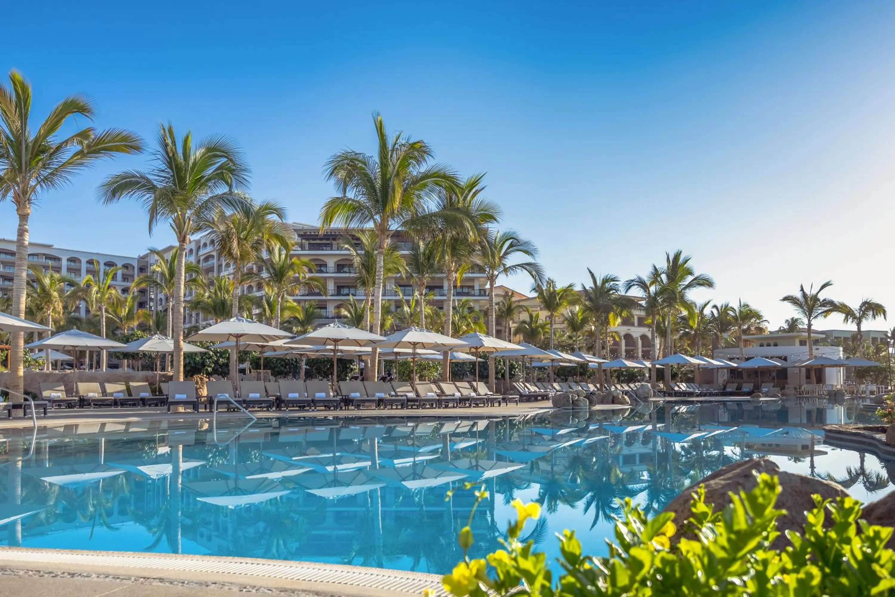 Swimming pool in Villa La Valencia Beach Resort & Spa Los Cabos