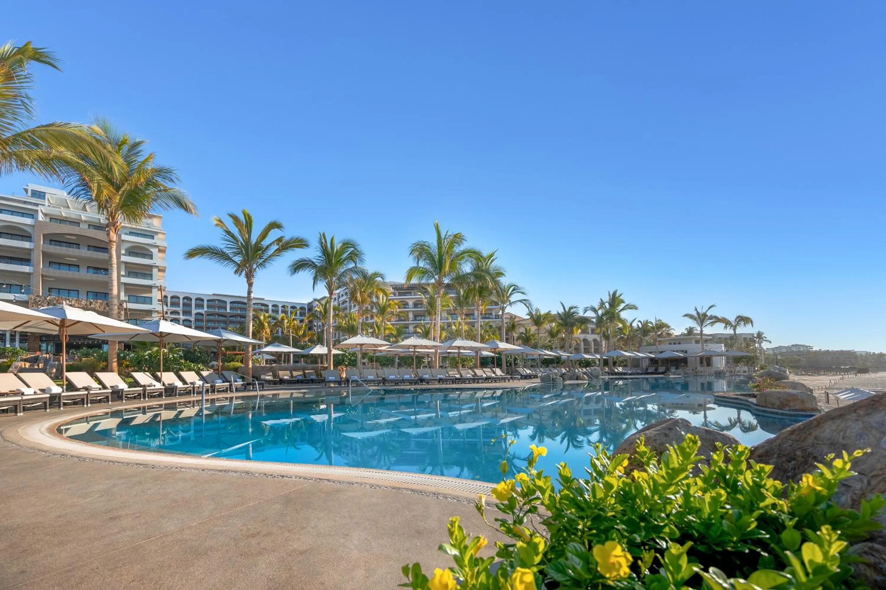 Swimming pool in Villa La Valencia Beach Resort & Spa Los Cabos