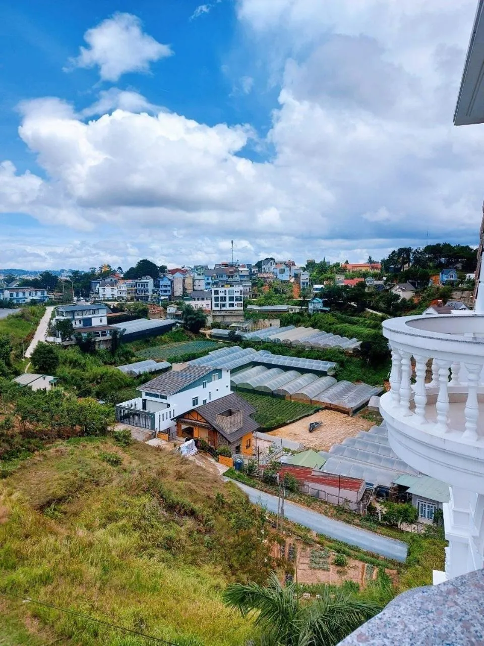 Property building in Hoàng Yến Villa Dalat
