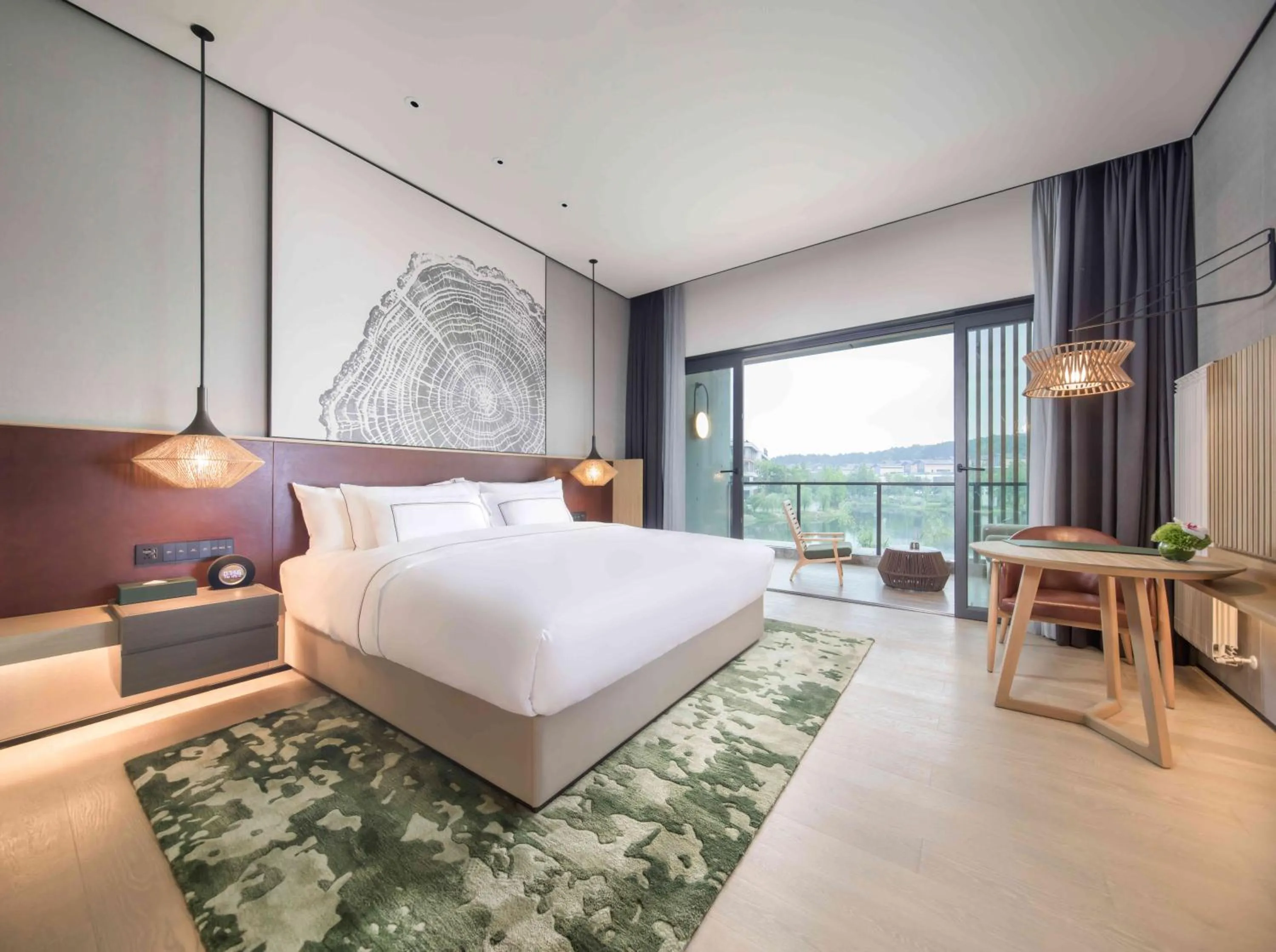 Photo of the whole room, Bed in Melia Chongqing
