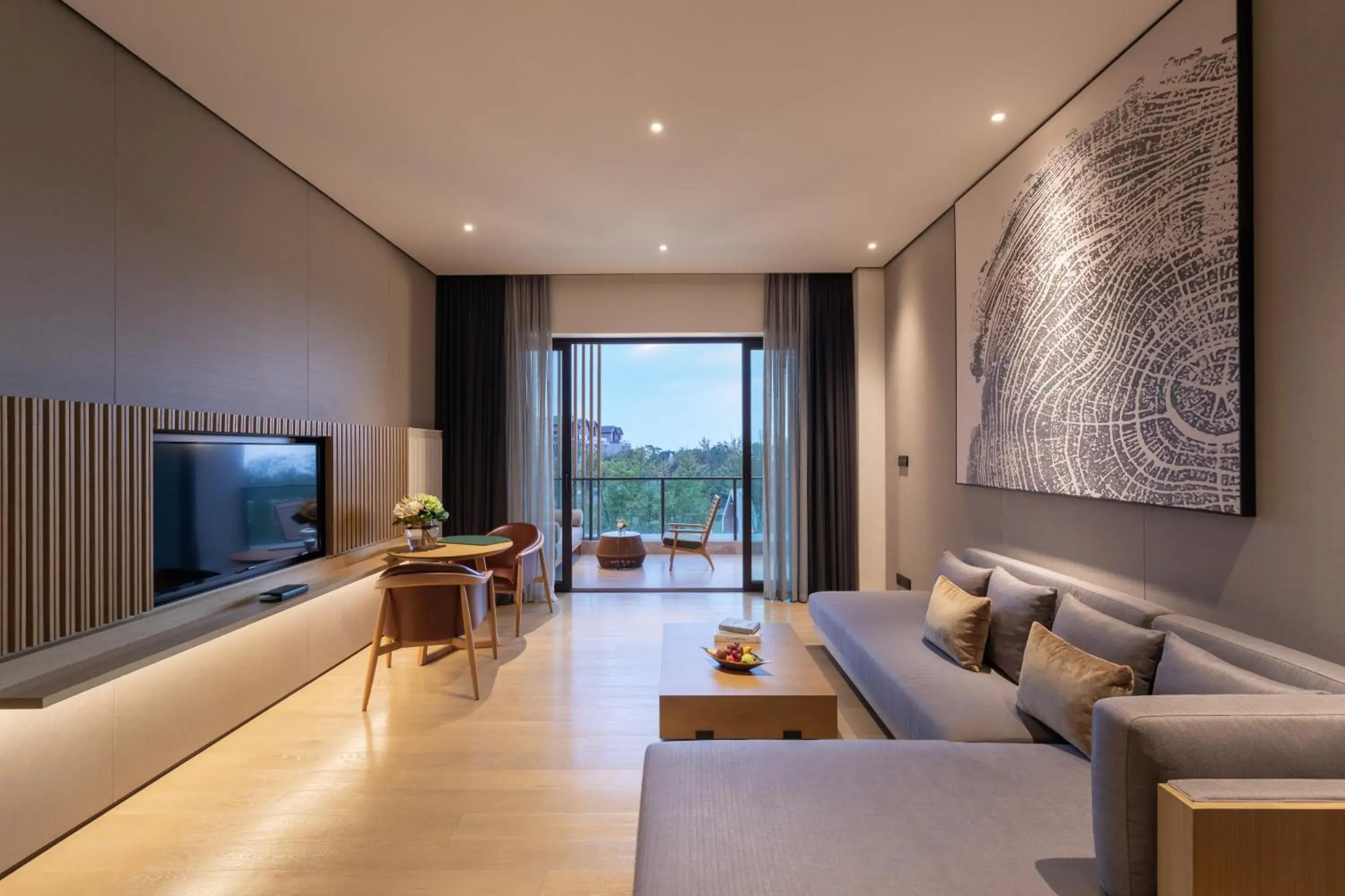 The Level Suite with Lake View in Melia Chongqing The Level Suite with Lake View in Melia Chongqing