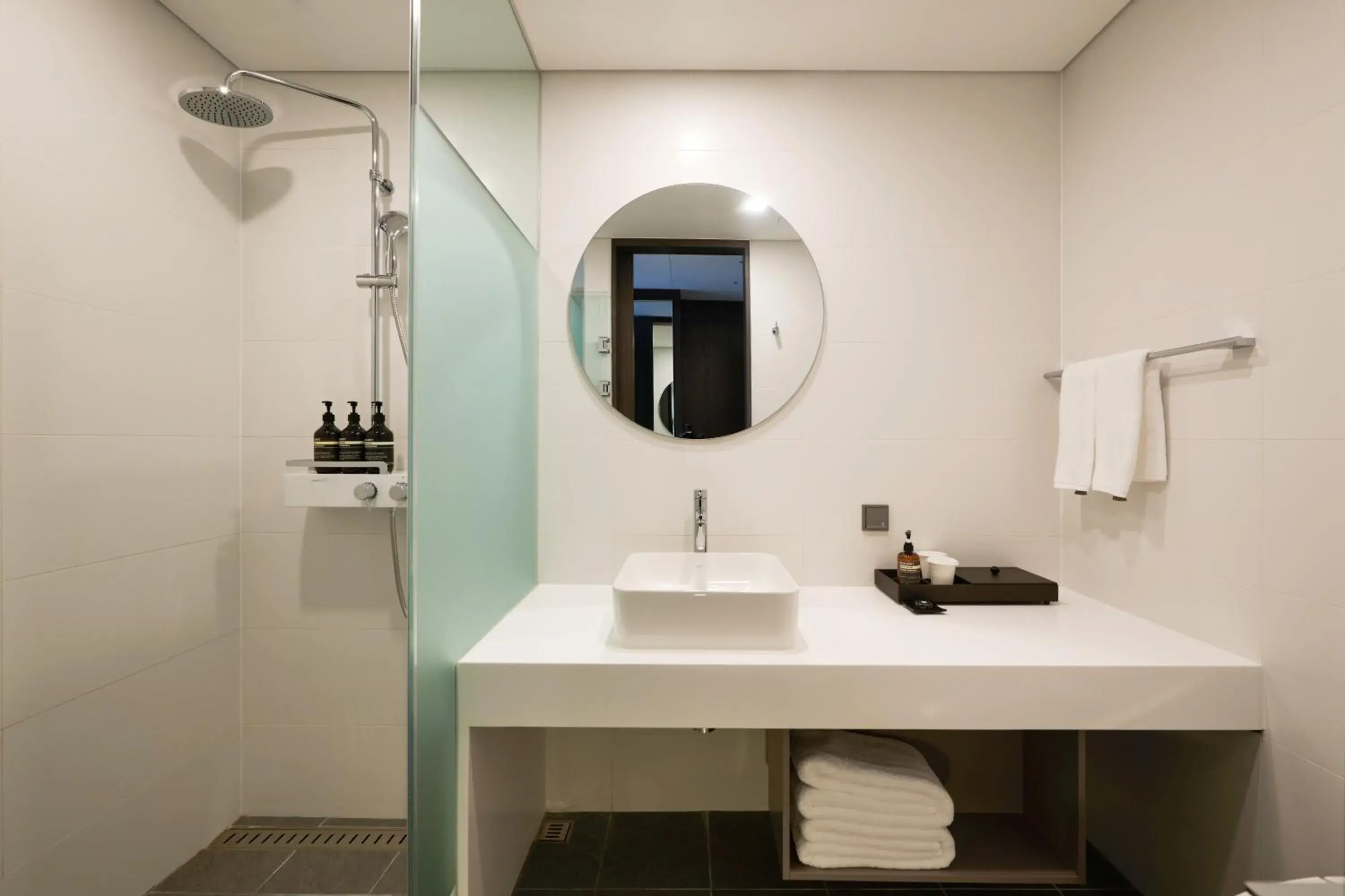Standard Twin Room in Nine Tree by Parnas Seoul Pangyo Standard Twin Room in Nine Tree by Parnas Seoul Pangyo