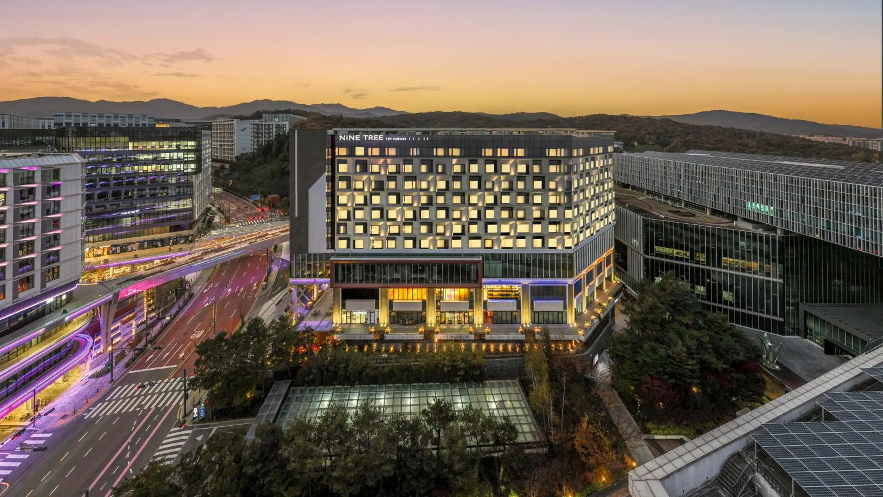 Property building in Nine Tree by Parnas Seoul Pangyo Property building in Nine Tree by Parnas Seoul Pangyo