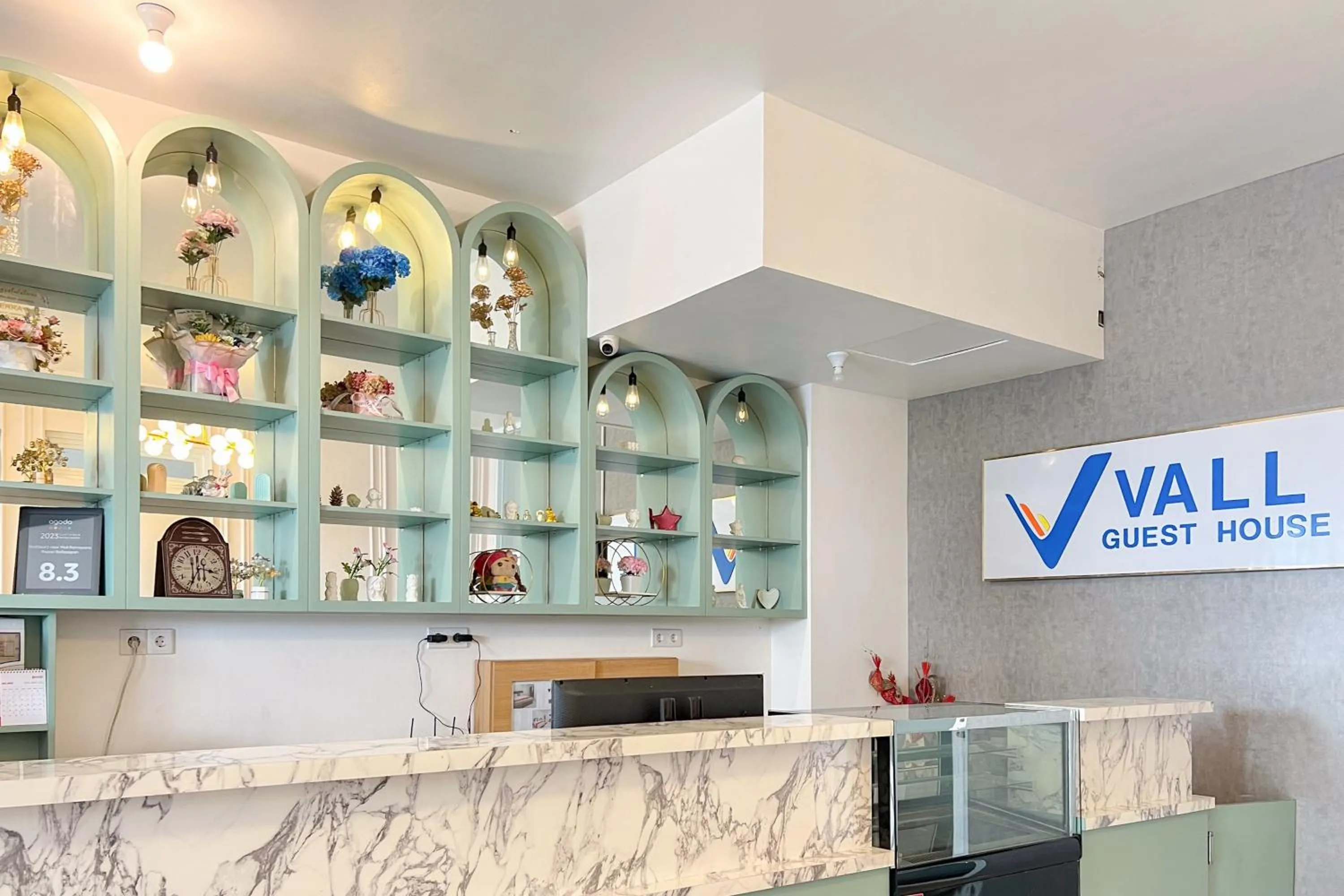 Lobby or reception in RedDoorz at Vall Guest House Balikpapan