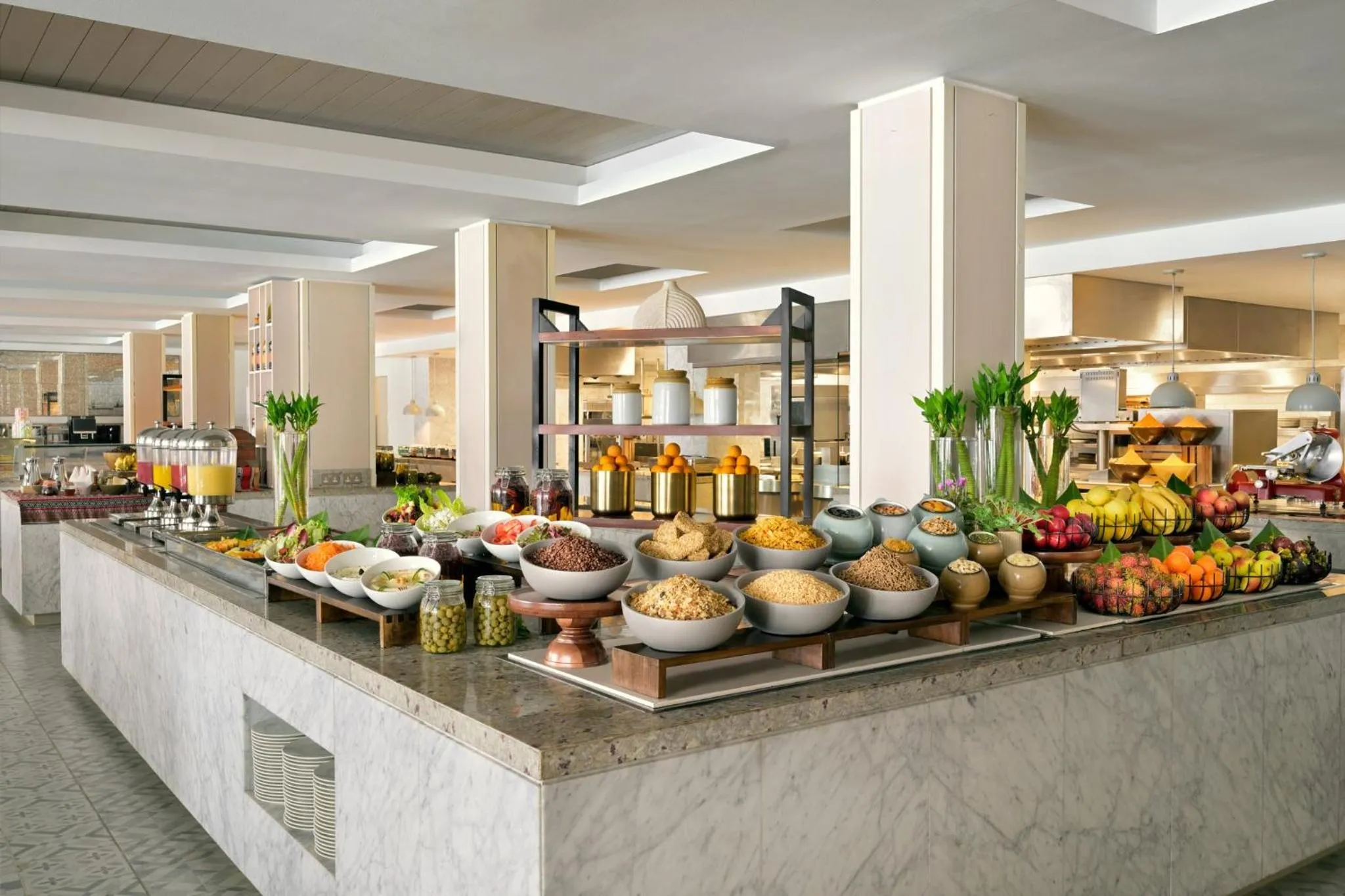 Restaurant/places to eat in Crowne Plaza Muscat by IHG