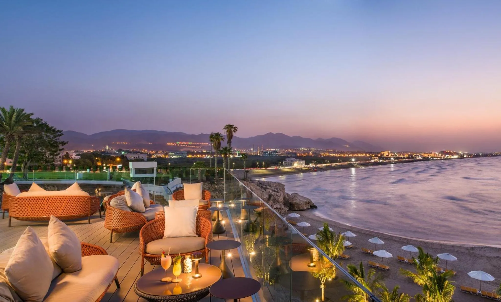 Lounge or bar in Crowne Plaza Muscat by IHG