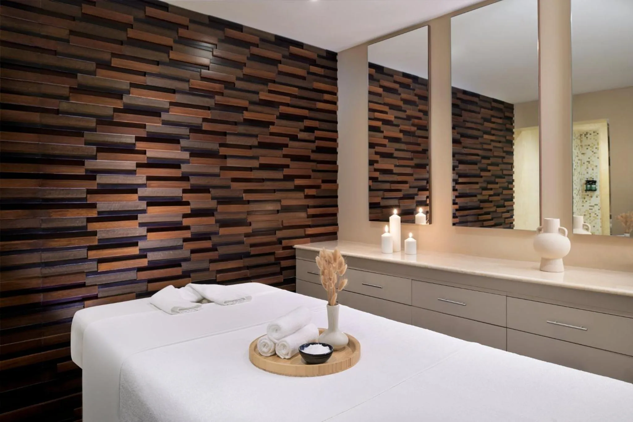 Spa and wellness centre/facilities in Crowne Plaza Muscat by IHG