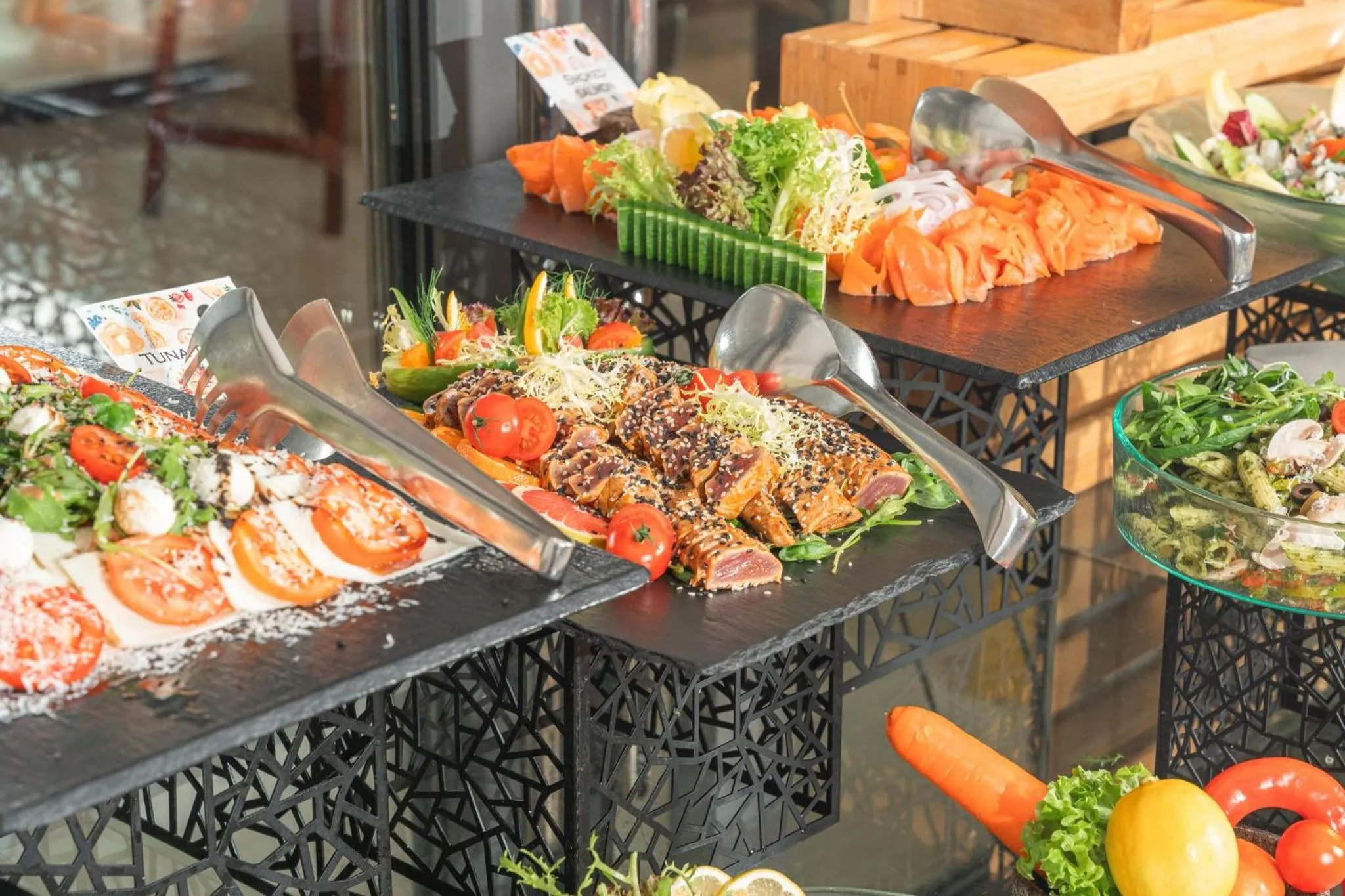 Restaurant/places to eat in Crowne Plaza Muscat by IHG