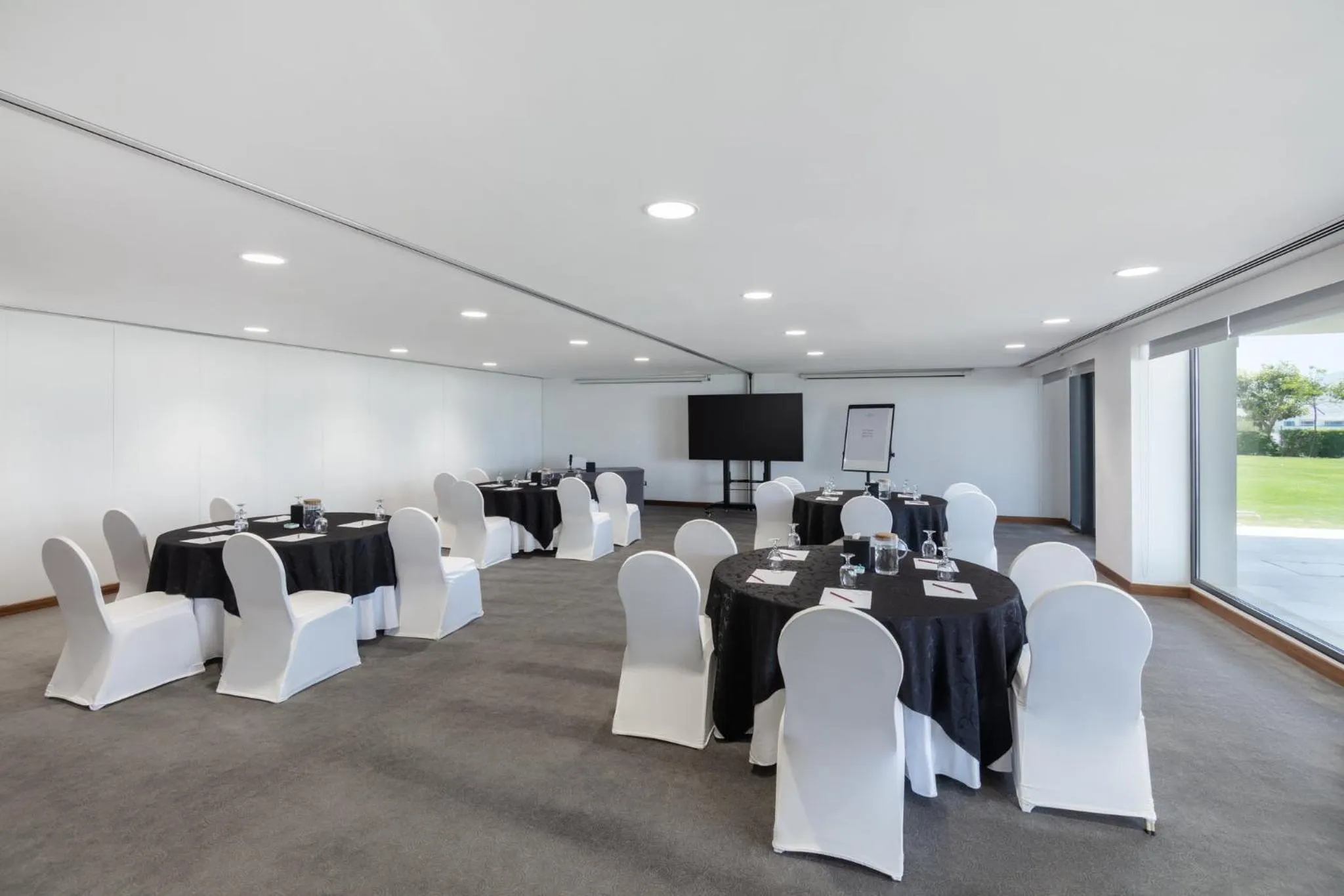 Meeting/conference room in Crowne Plaza Muscat by IHG