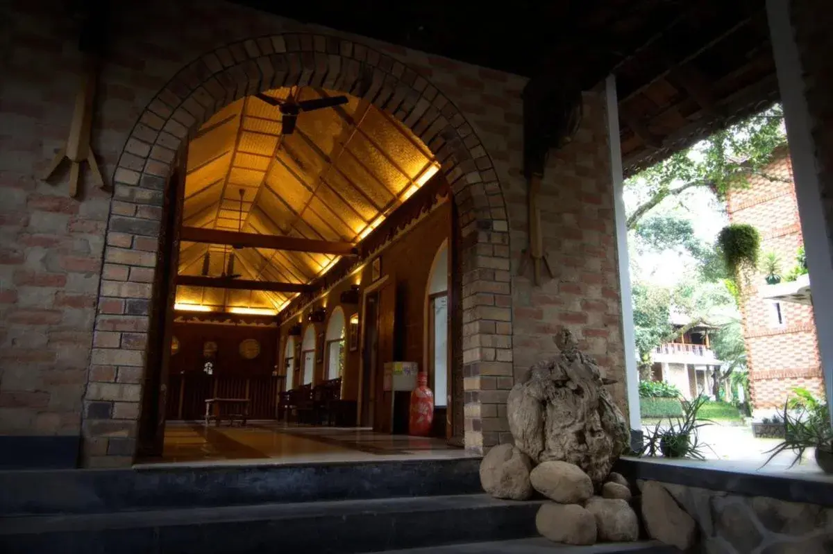Facade/entrance in Hotel Ambadi Facade/entrance in Hotel Ambadi