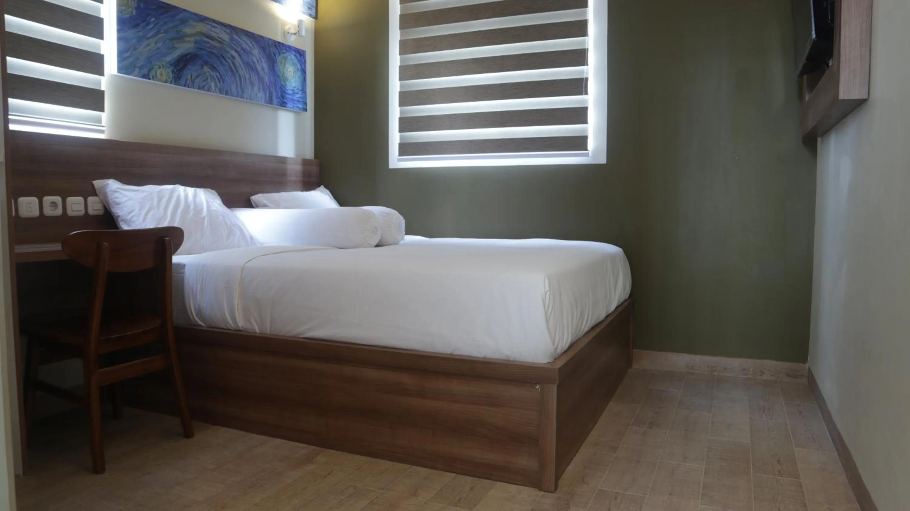 Bed in DJURAGAN KAMAR SLIPI