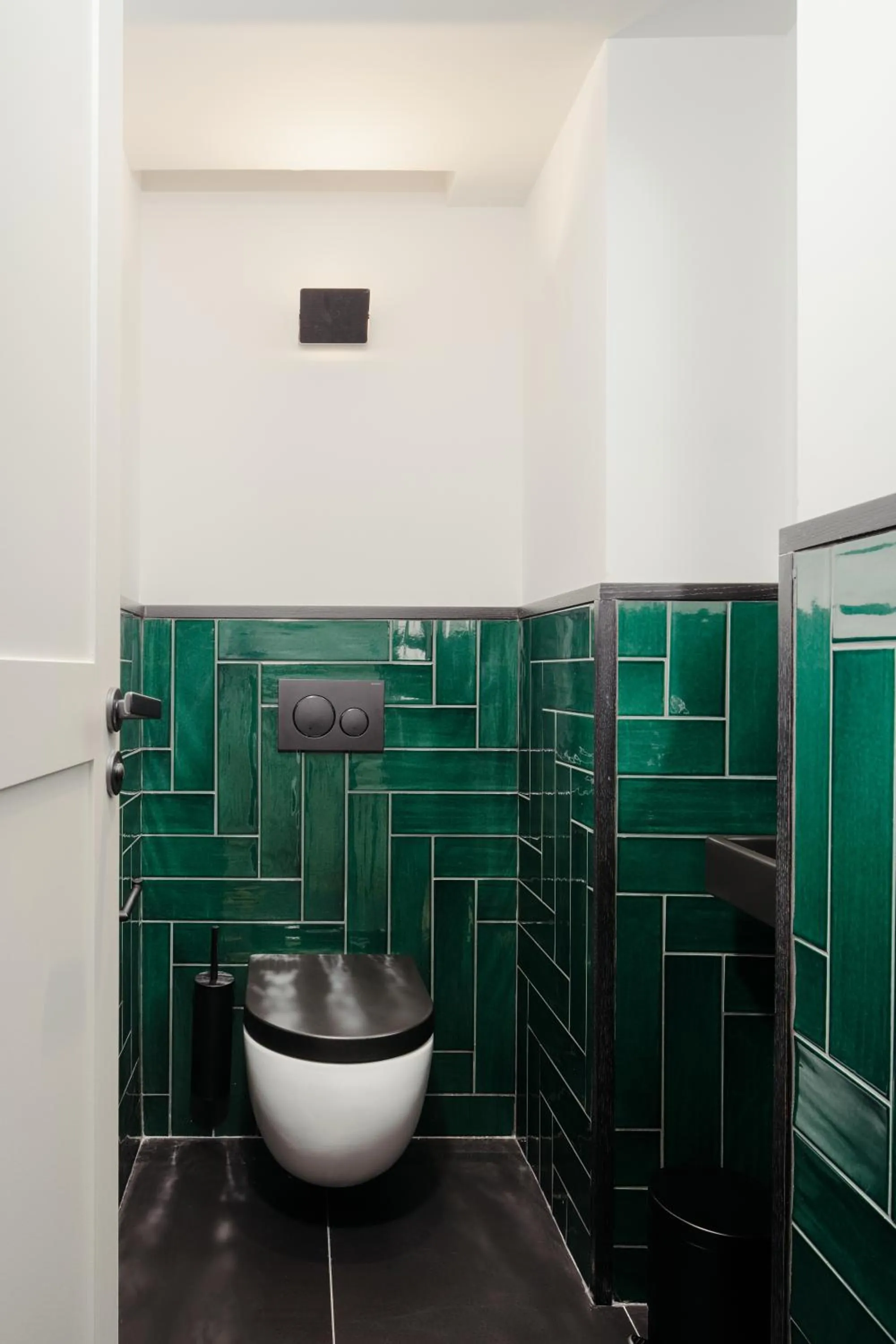 Toilet in My Maison In Paris Invalides