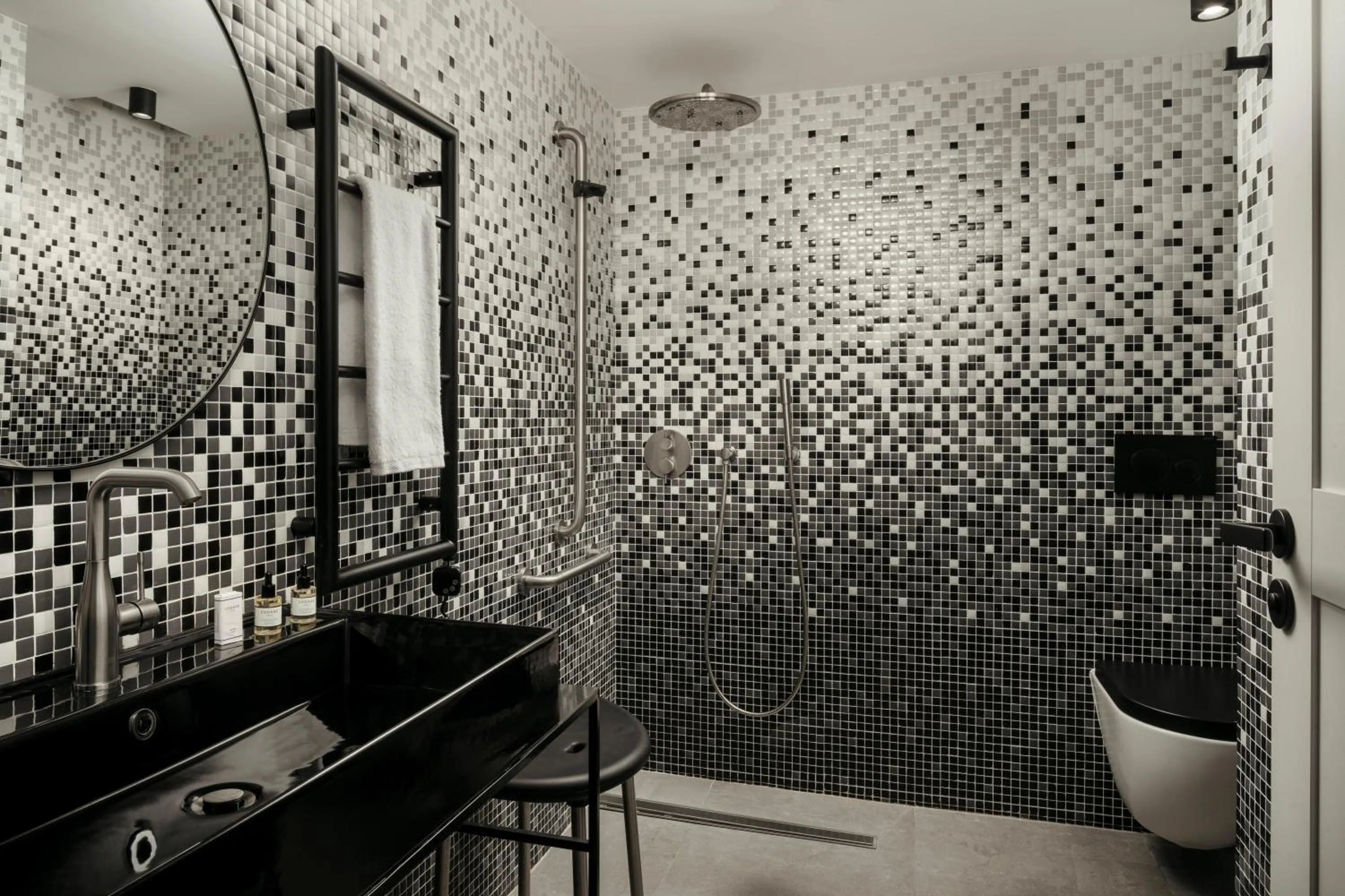 Bathroom in My Maison In Paris Invalides