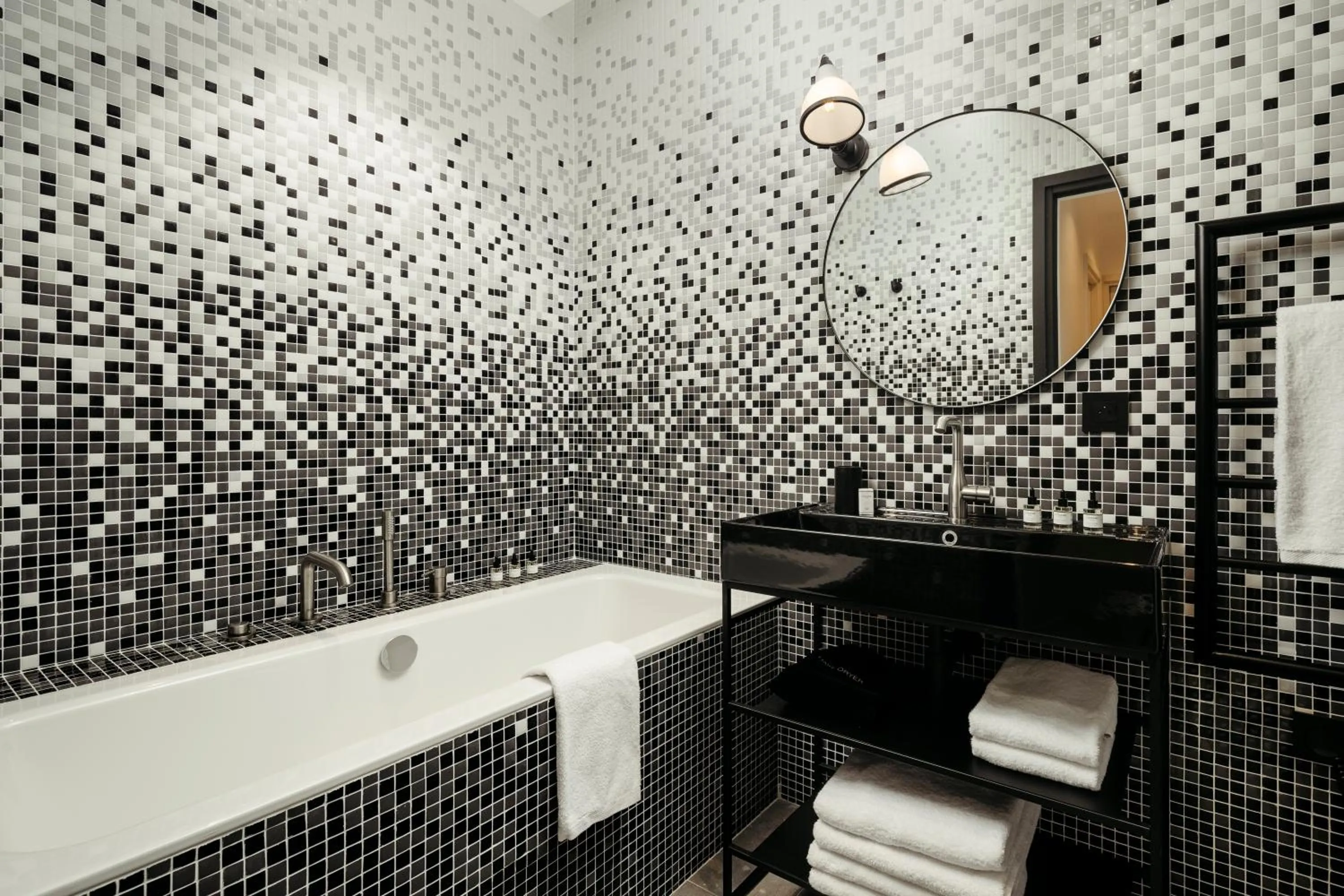 Bath in My Maison In Paris Invalides