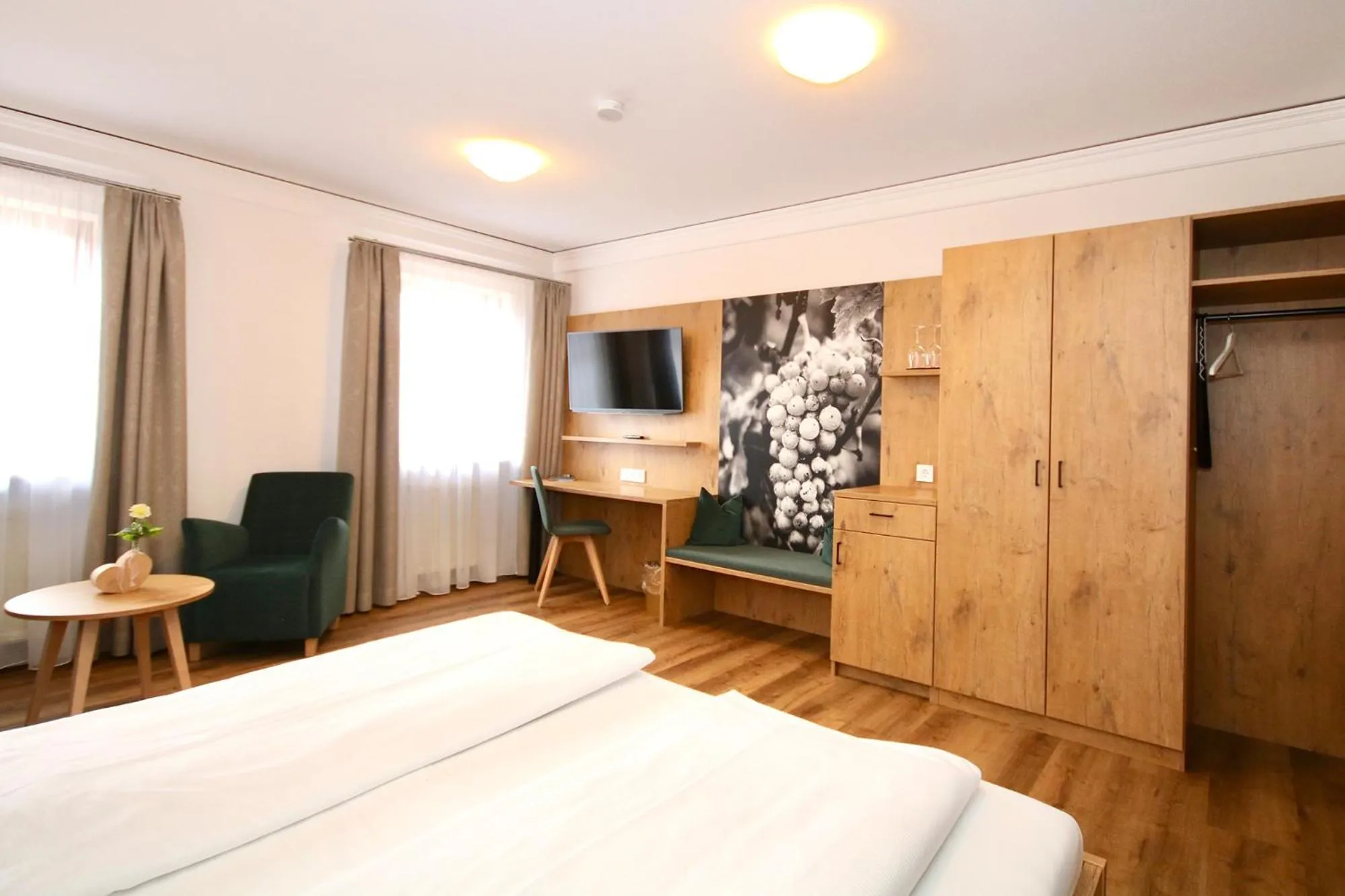 Photo of the whole room, Bed in Hotel-Restaurant Hirsch