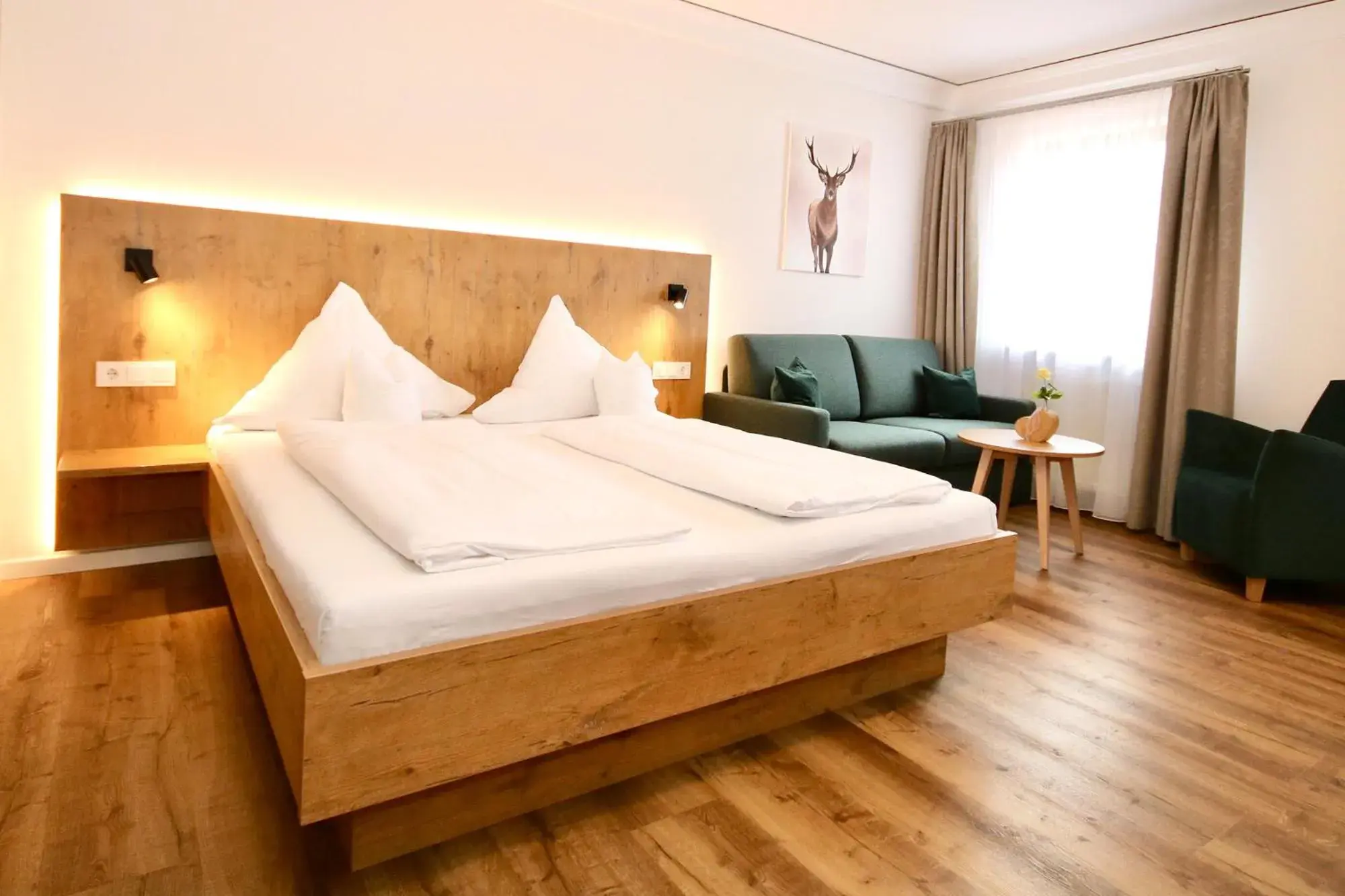 Photo of the whole room, Bed in Hotel-Restaurant Hirsch Photo of the whole room, Bed in Hotel-Restaurant Hirsch