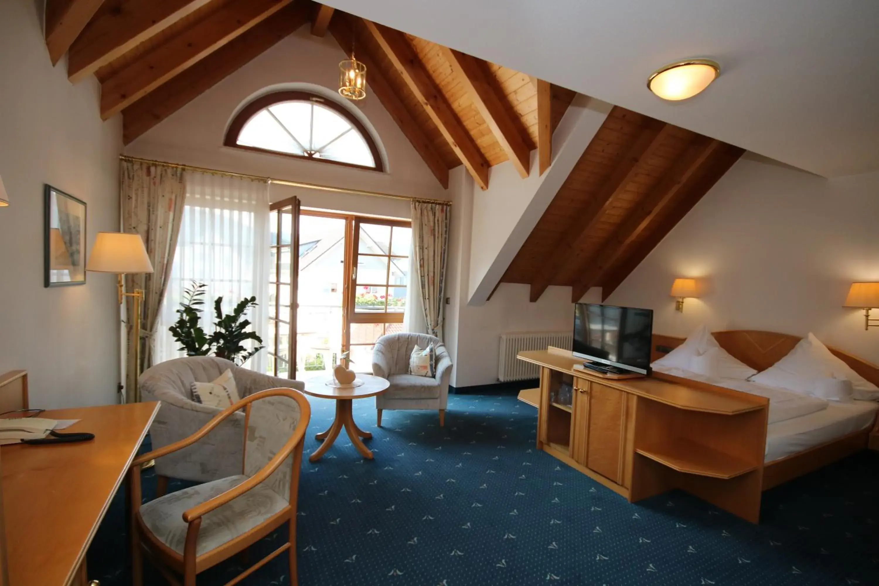 Living room, Bed in Hotel-Restaurant Hirsch Living room, Bed in Hotel-Restaurant Hirsch