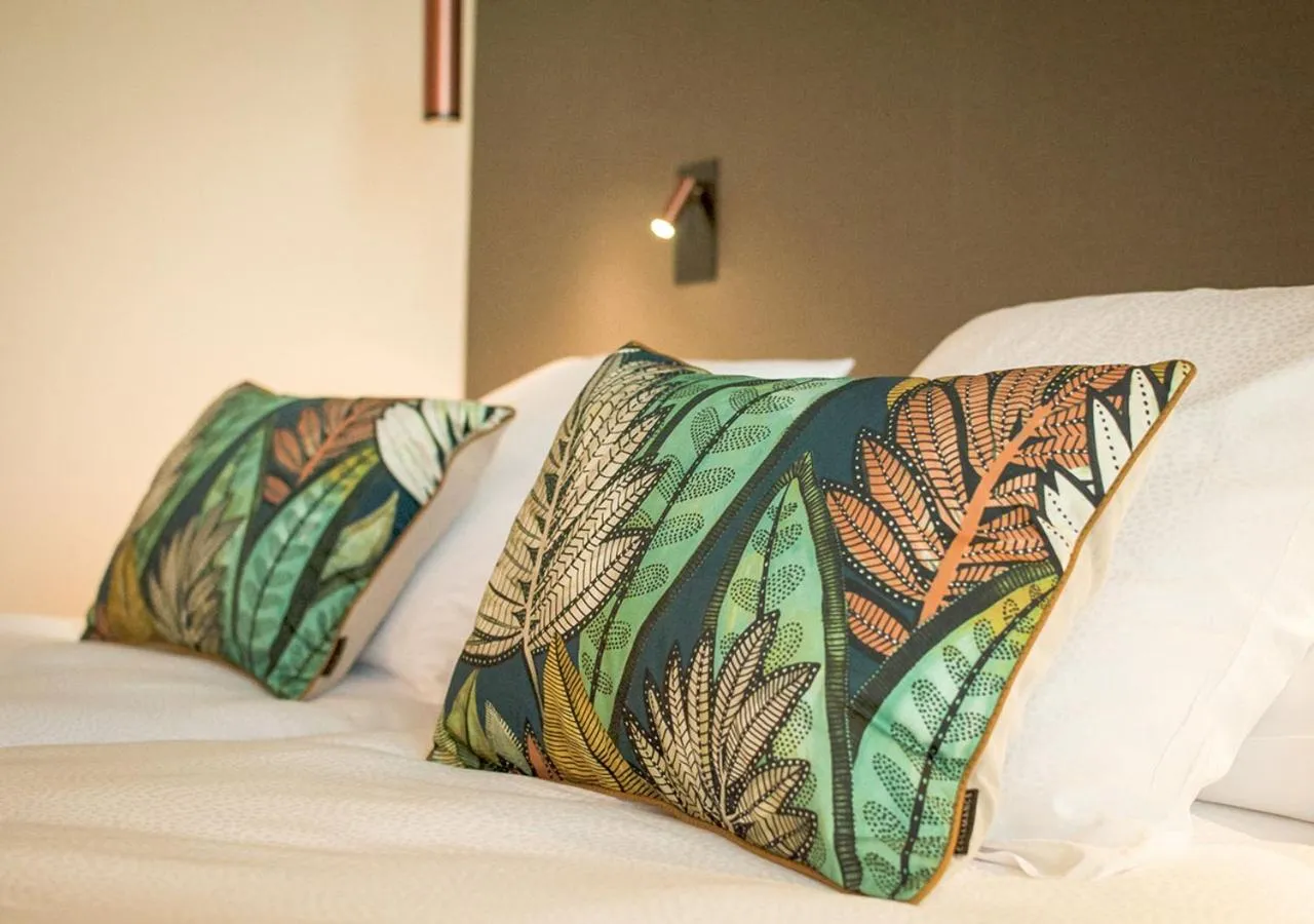 Decorative detail in Hôtel Restaurant Port-Conty