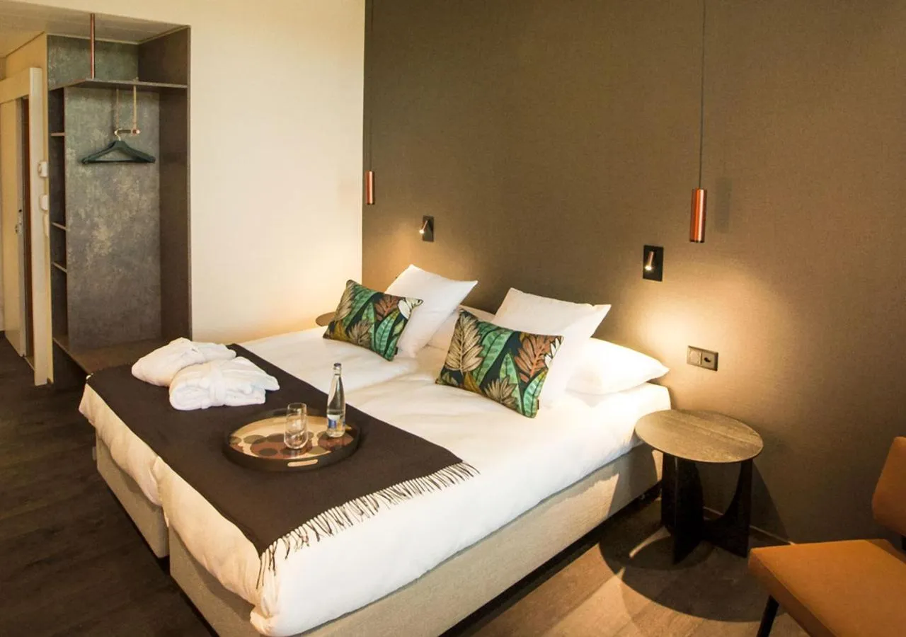 Photo of the whole room in Hôtel Restaurant Port-Conty