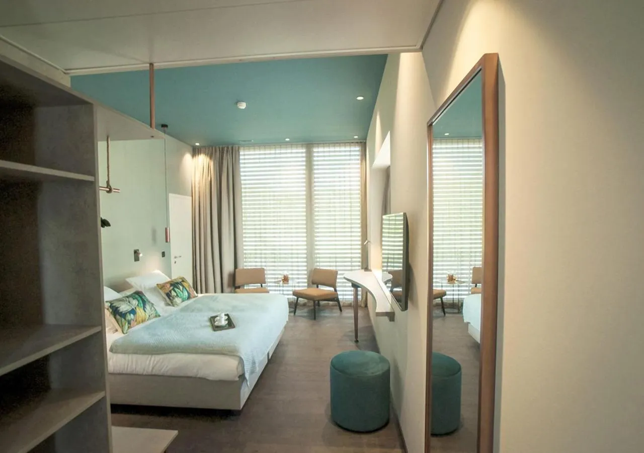 Photo of the whole room in Hôtel Restaurant Port-Conty