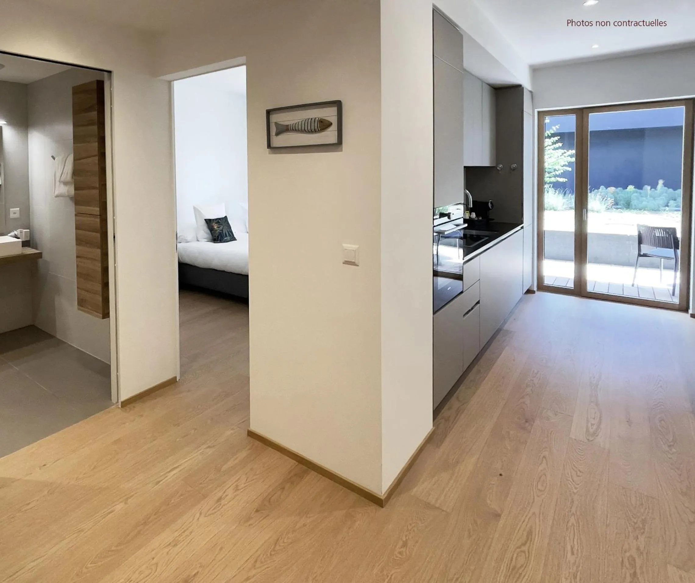 kitchen in Hôtel Restaurant Port-Conty