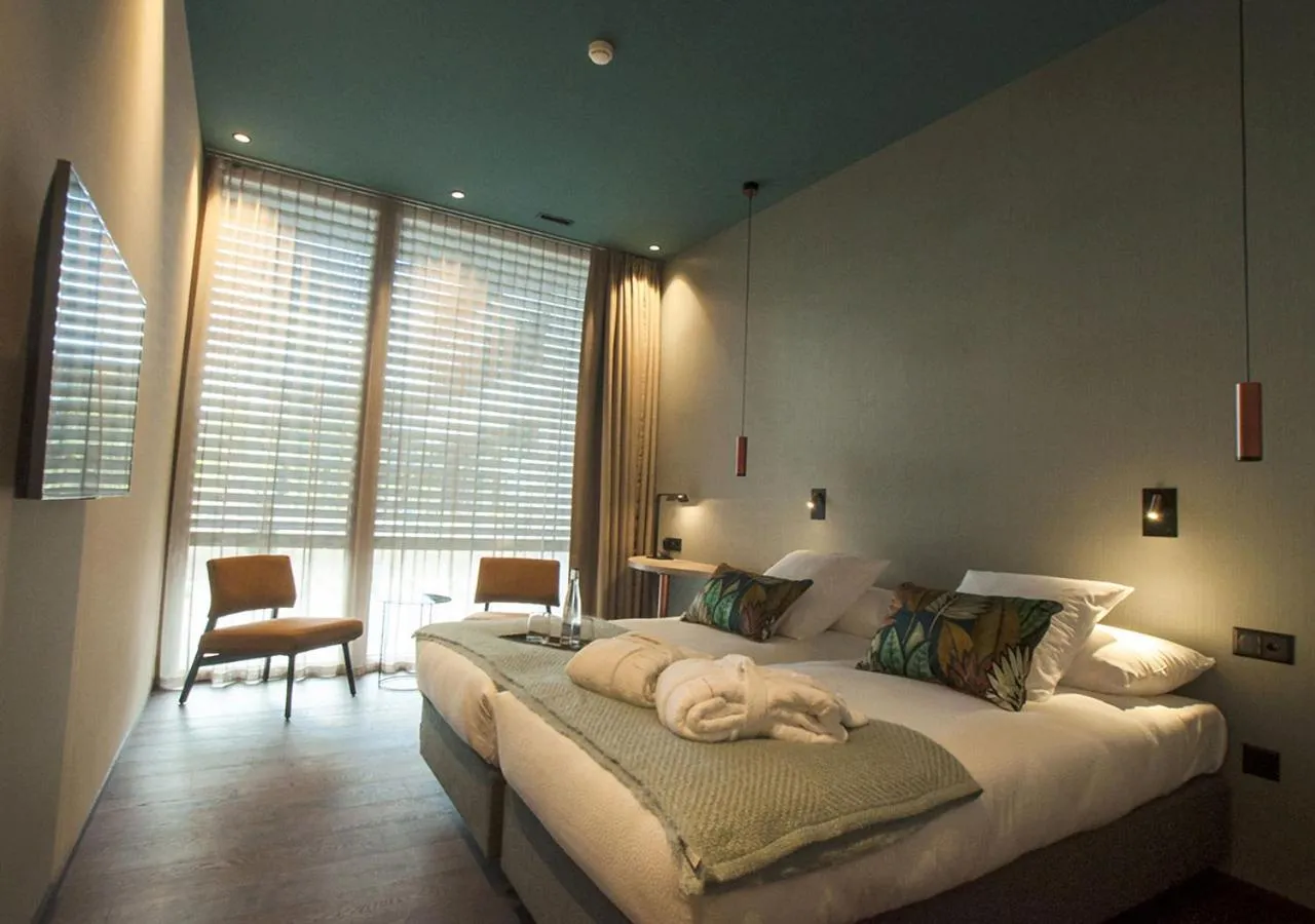 Photo of the whole room in Hôtel Restaurant Port-Conty