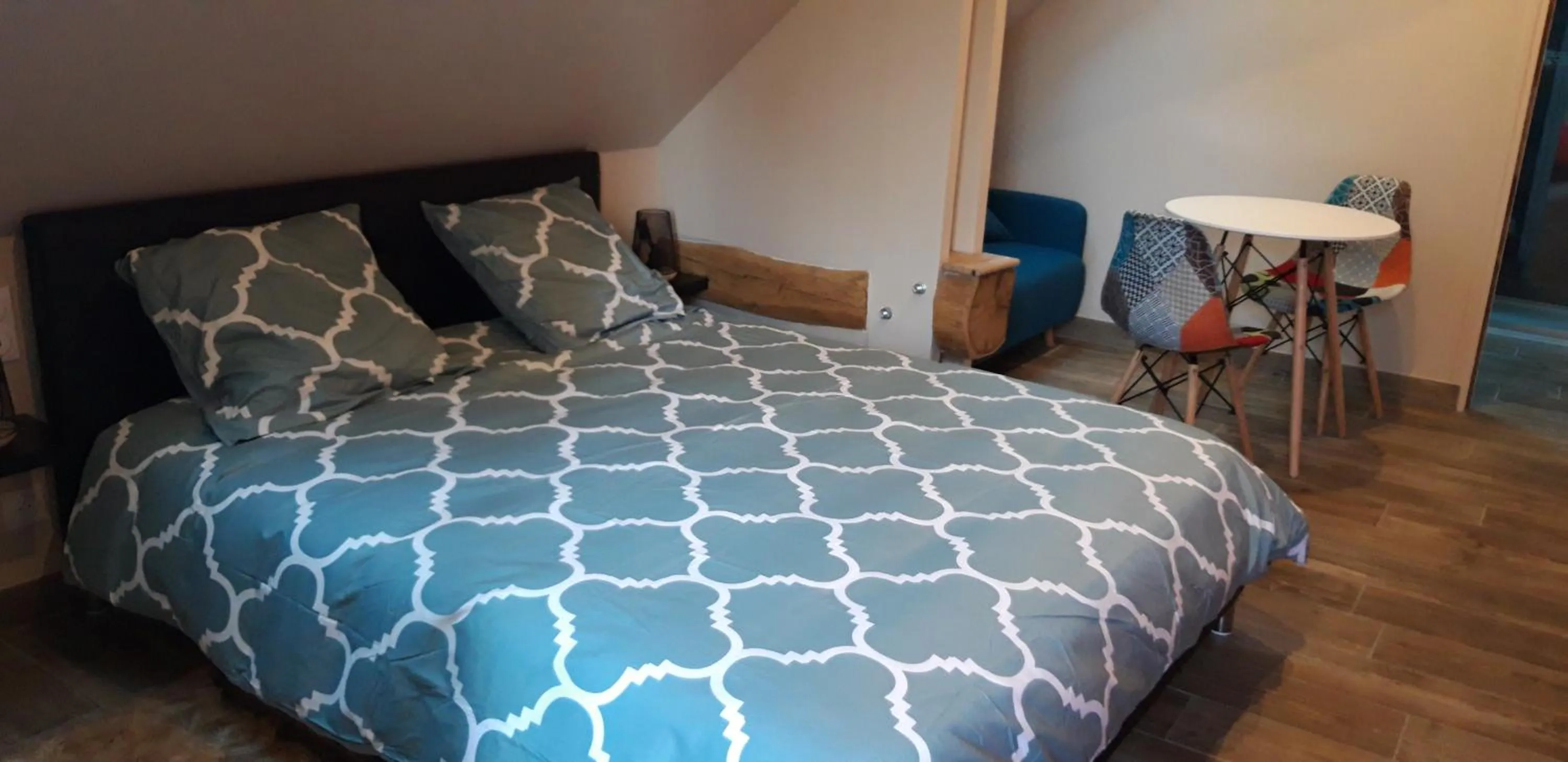 Photo of the whole room, Bed in Chambre d'hôtes SOPHORA - Les Clés des Lys