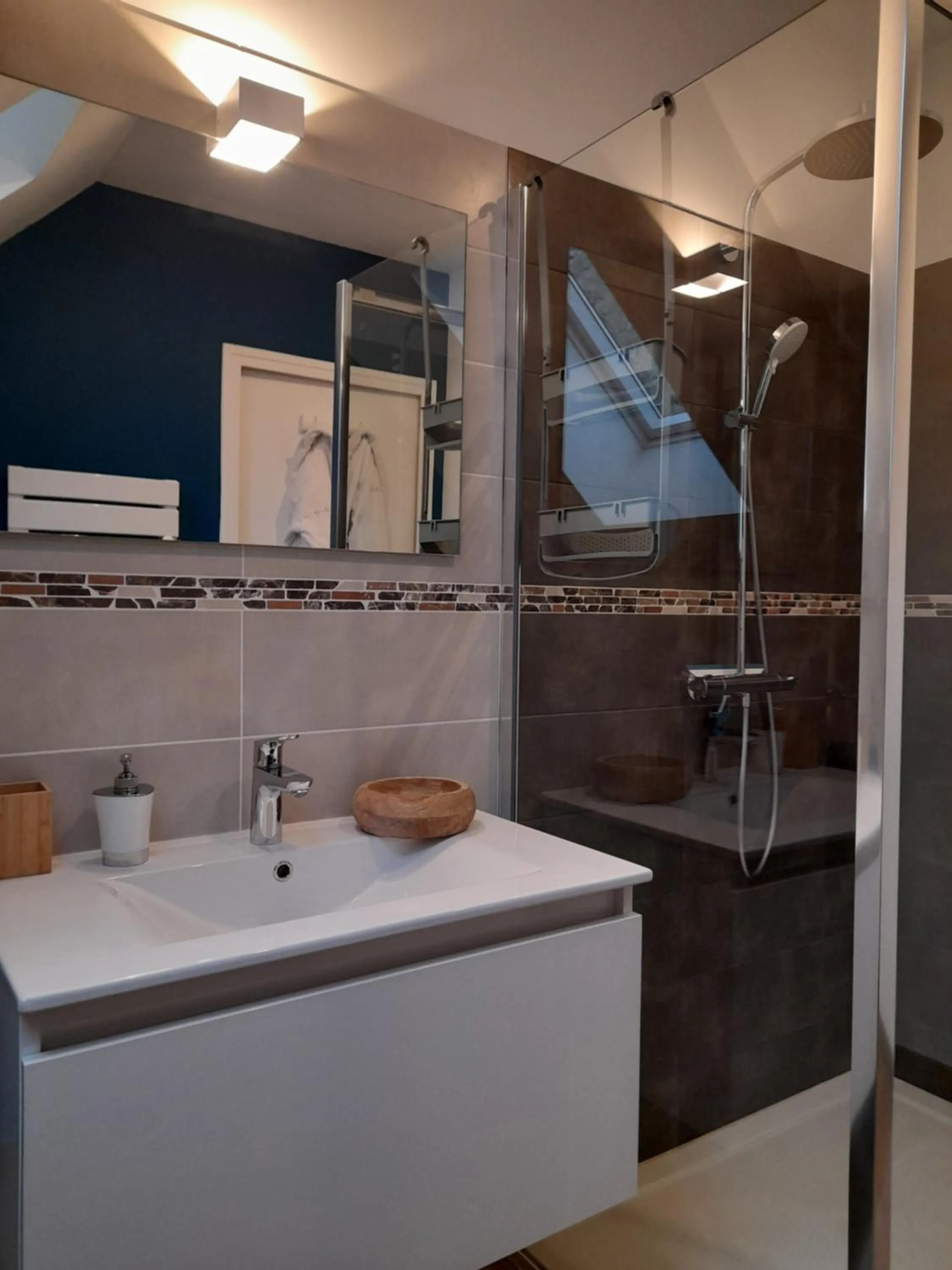 Shower in Chambre d'hôtes SOPHORA - Les Clés des Lys