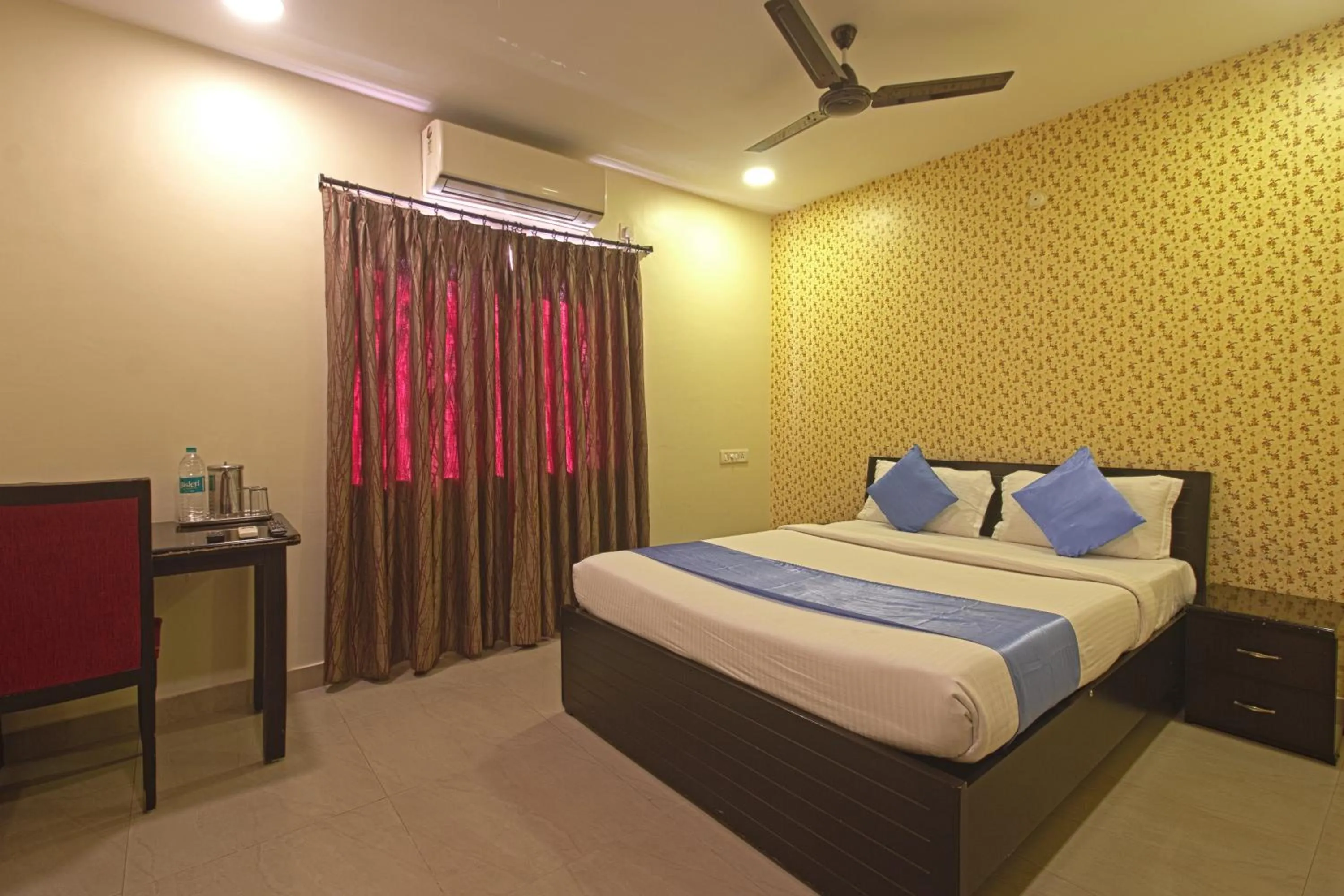 Bed in Hotel NS Royal Emirates With 3Hr Early check in