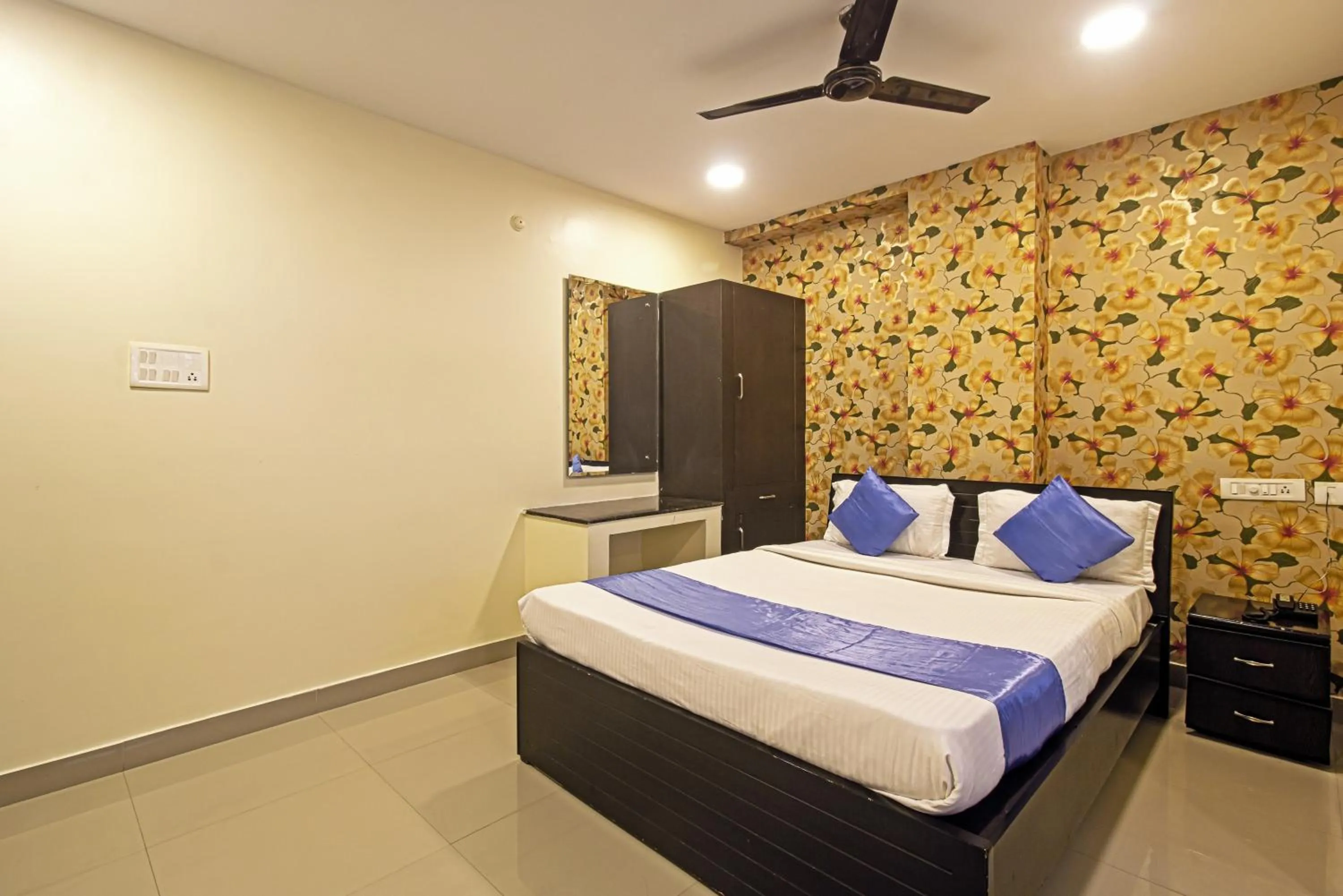 Bedroom, Bed in Hotel NS Royal Emirates With 3Hr Early check in