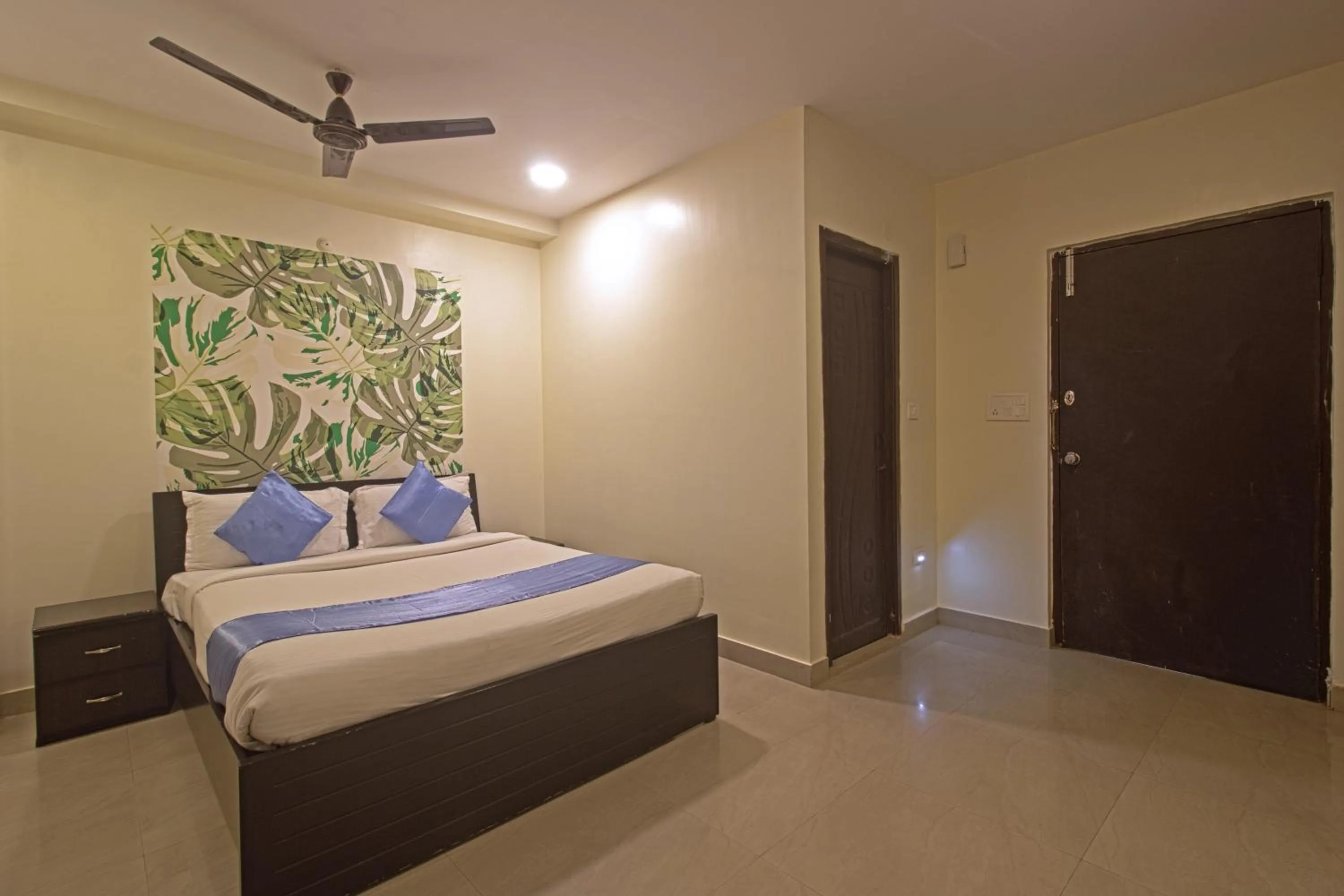 Bedroom, Bed in Hotel NS Royal Emirates With 3Hr Early check in