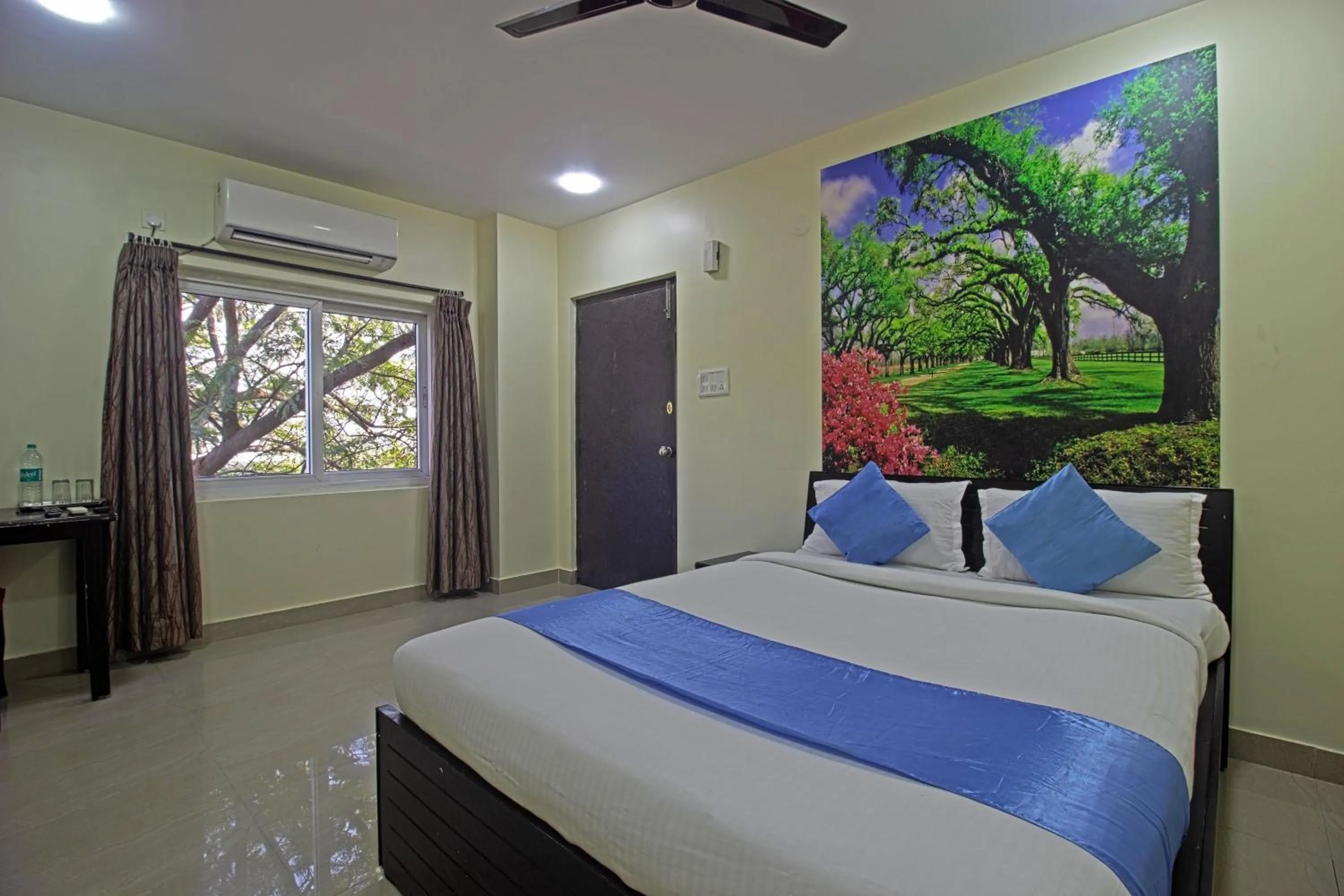 Bedroom, Bed in Hotel NS Royal Emirates With 3Hr Early check in